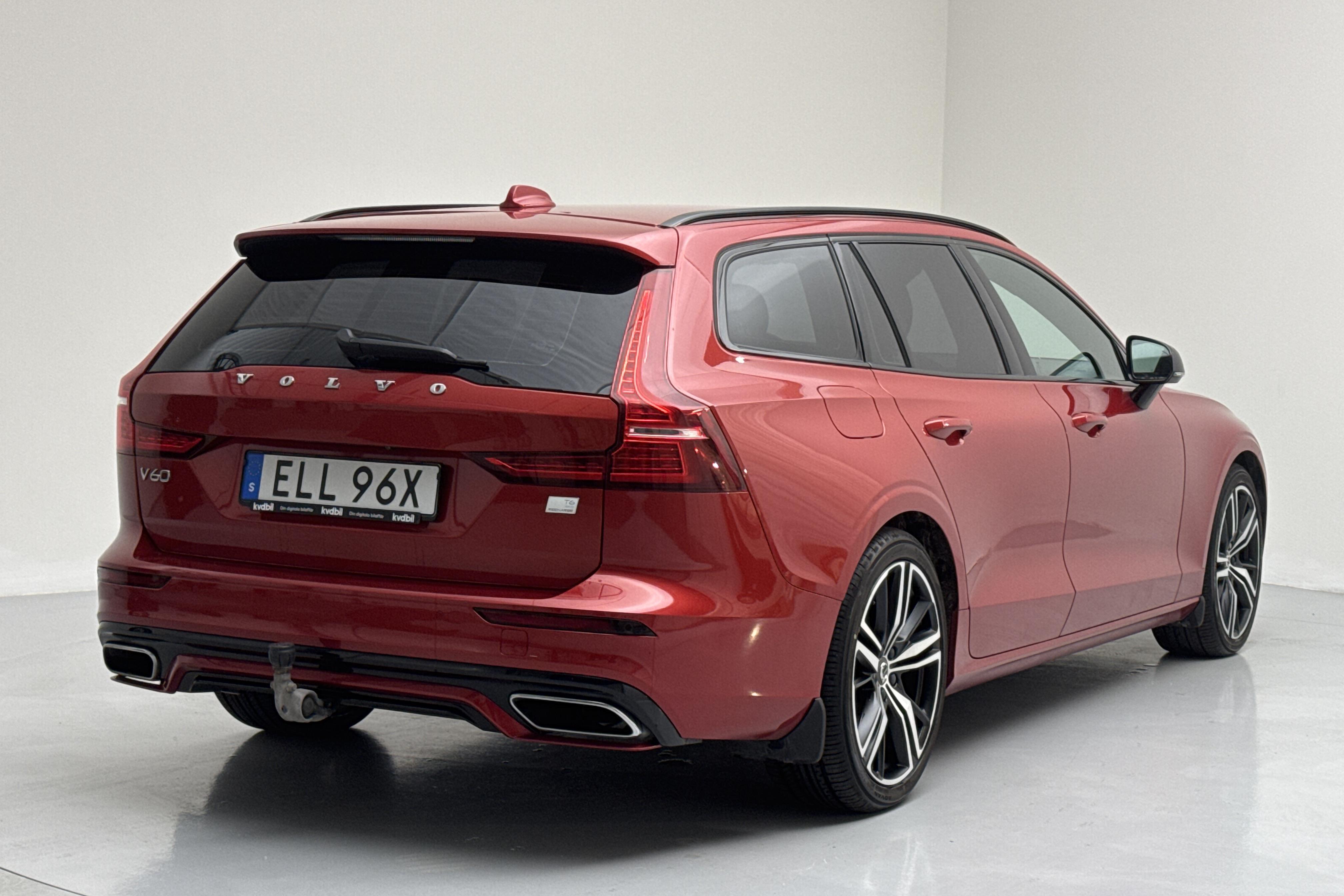 Volvo V60 T6 AWD Twin Engine (340hk) - 6 739 mil - Automat - röd - 2021