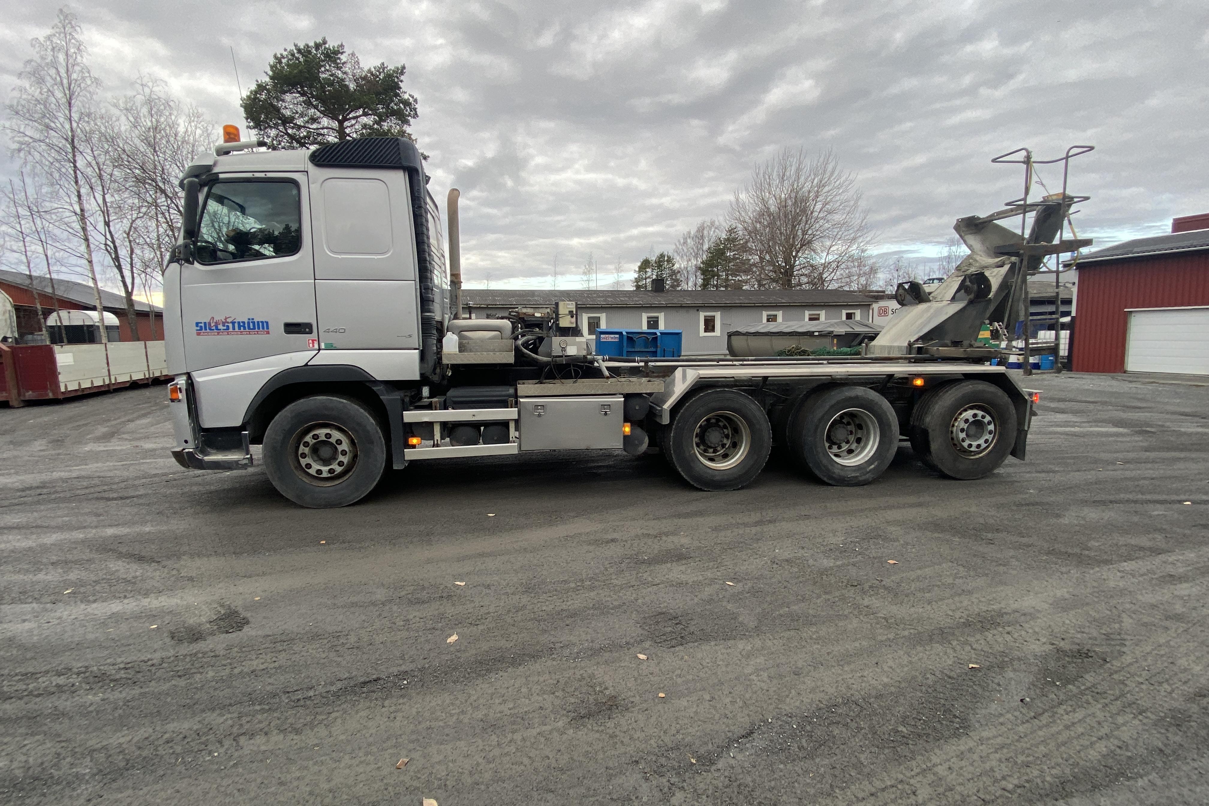 Volvo FH440 - 604 593 km - Automatic - silver - 2008