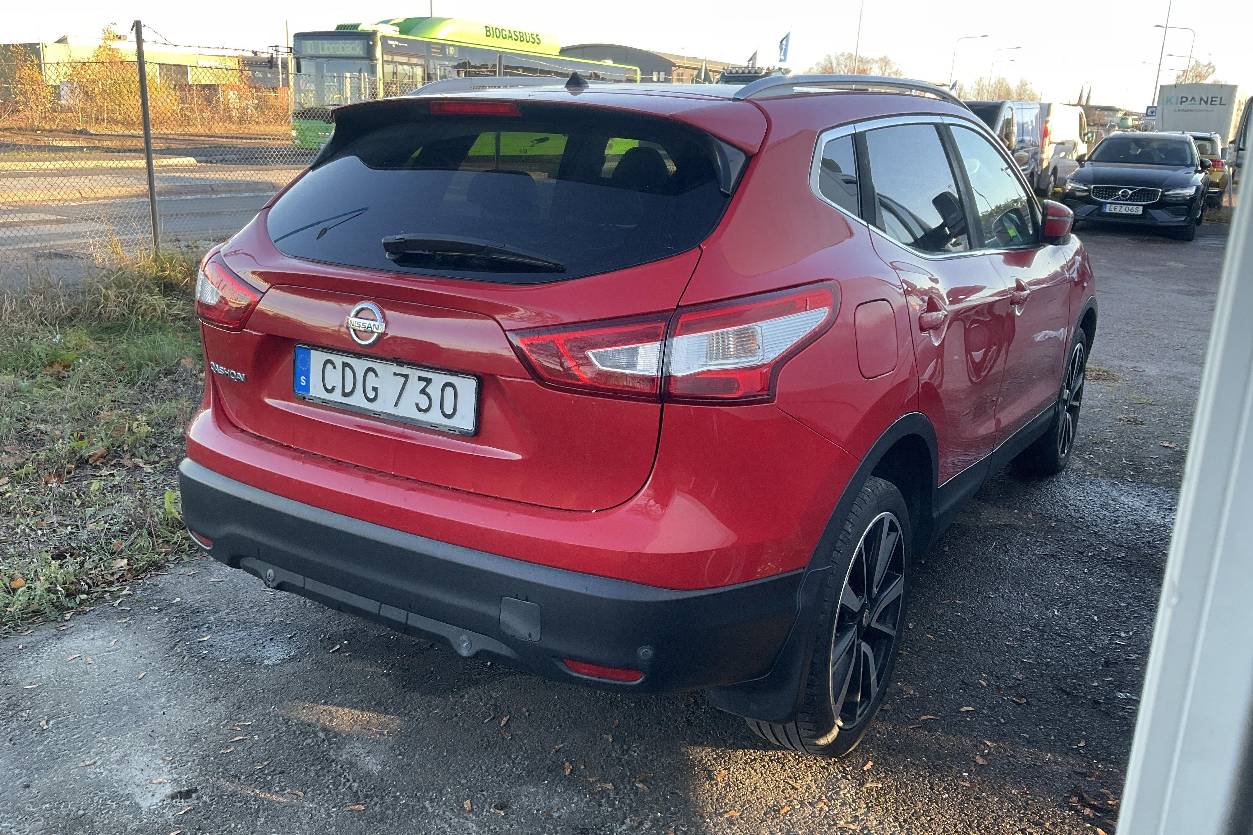 Nissan Qashqai 1.2 (115hk) - 176 290 km - Automaatne - punane - 2017