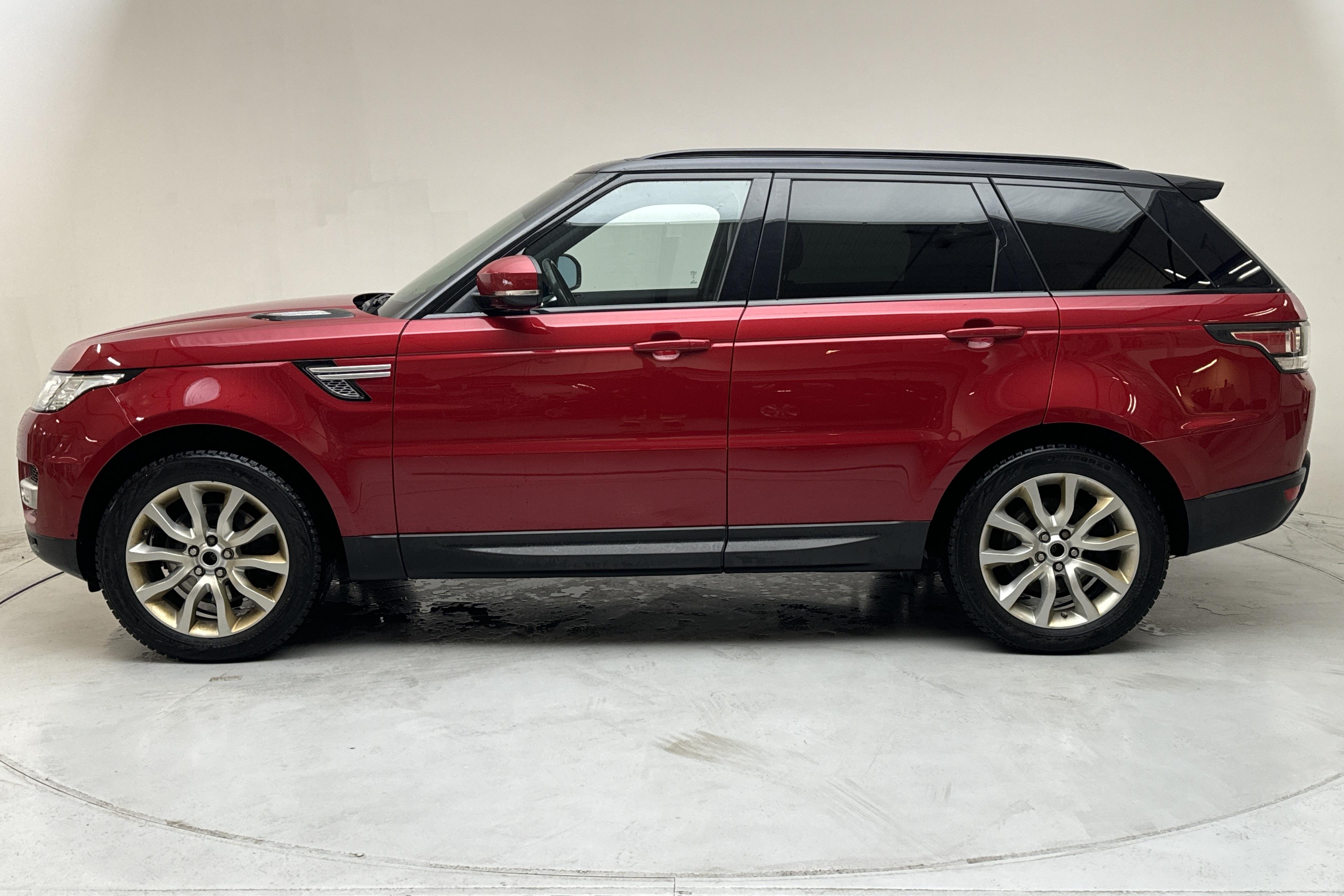 Land Rover Range Rover Sport 3.0 TDV6 (258hk) - 26 384 mil - Automat - röd - 2016