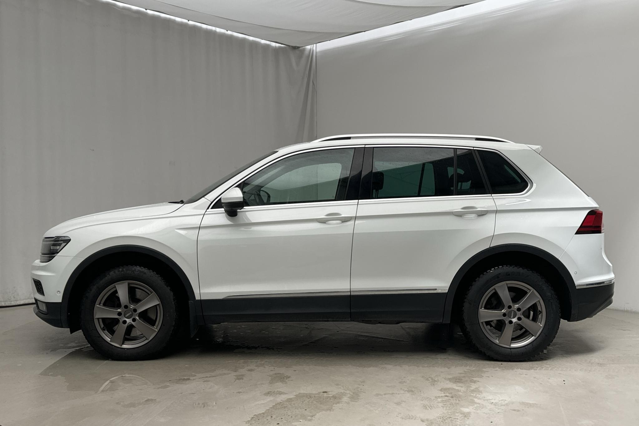 VW Tiguan 2.0 TDI 4MOTION (190hk) - 24 123 mil - Automat - vit - 2020