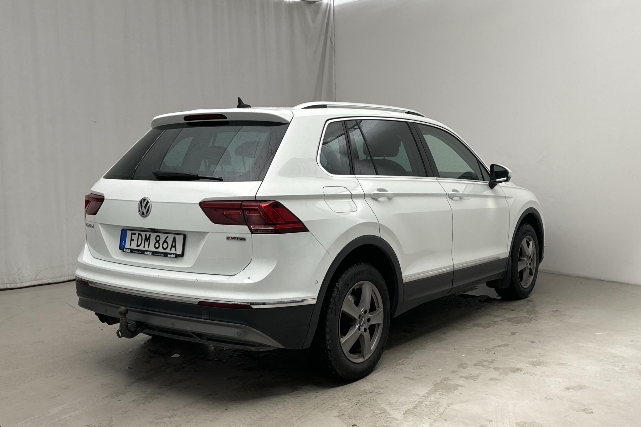 VW Tiguan 2.0 TDI 4MOTION (190hk) - 24 123 mil - Automat - vit - 2020