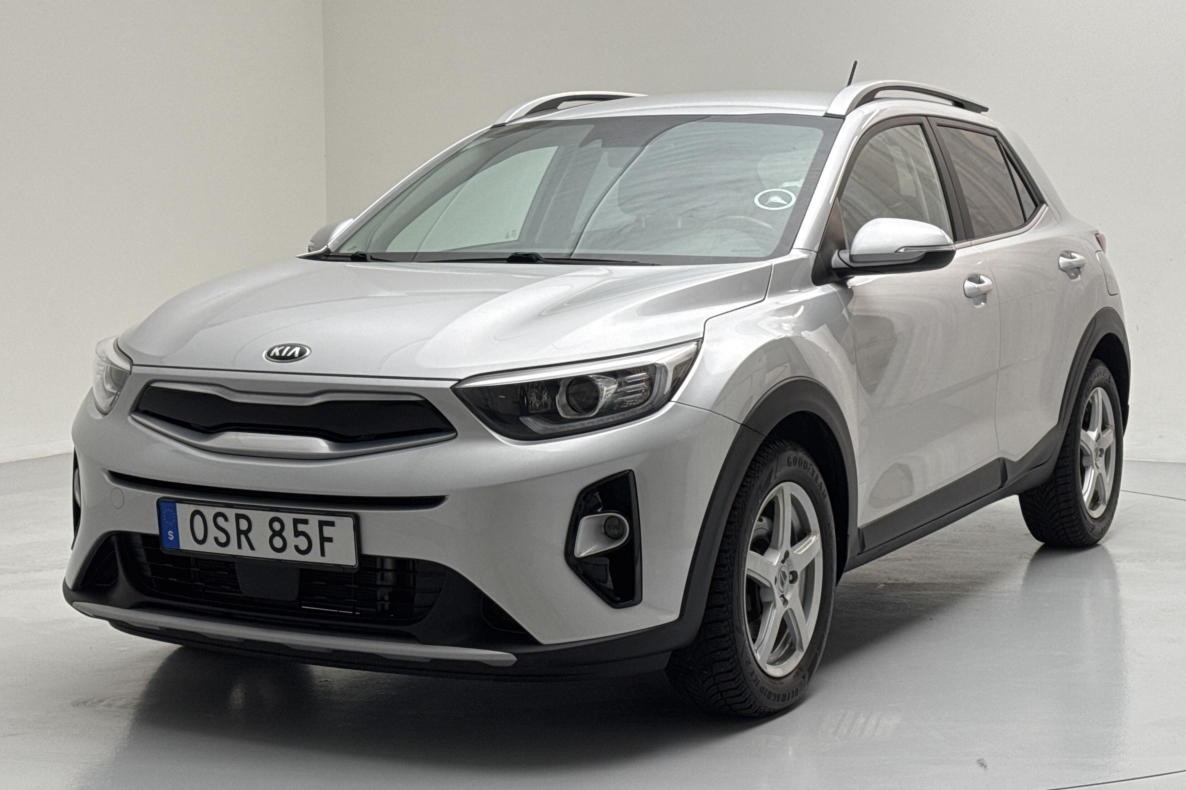 KIA Stonic 1.0 T-GDi (120hk) - 5 813 mil - Automat - grå - 2020