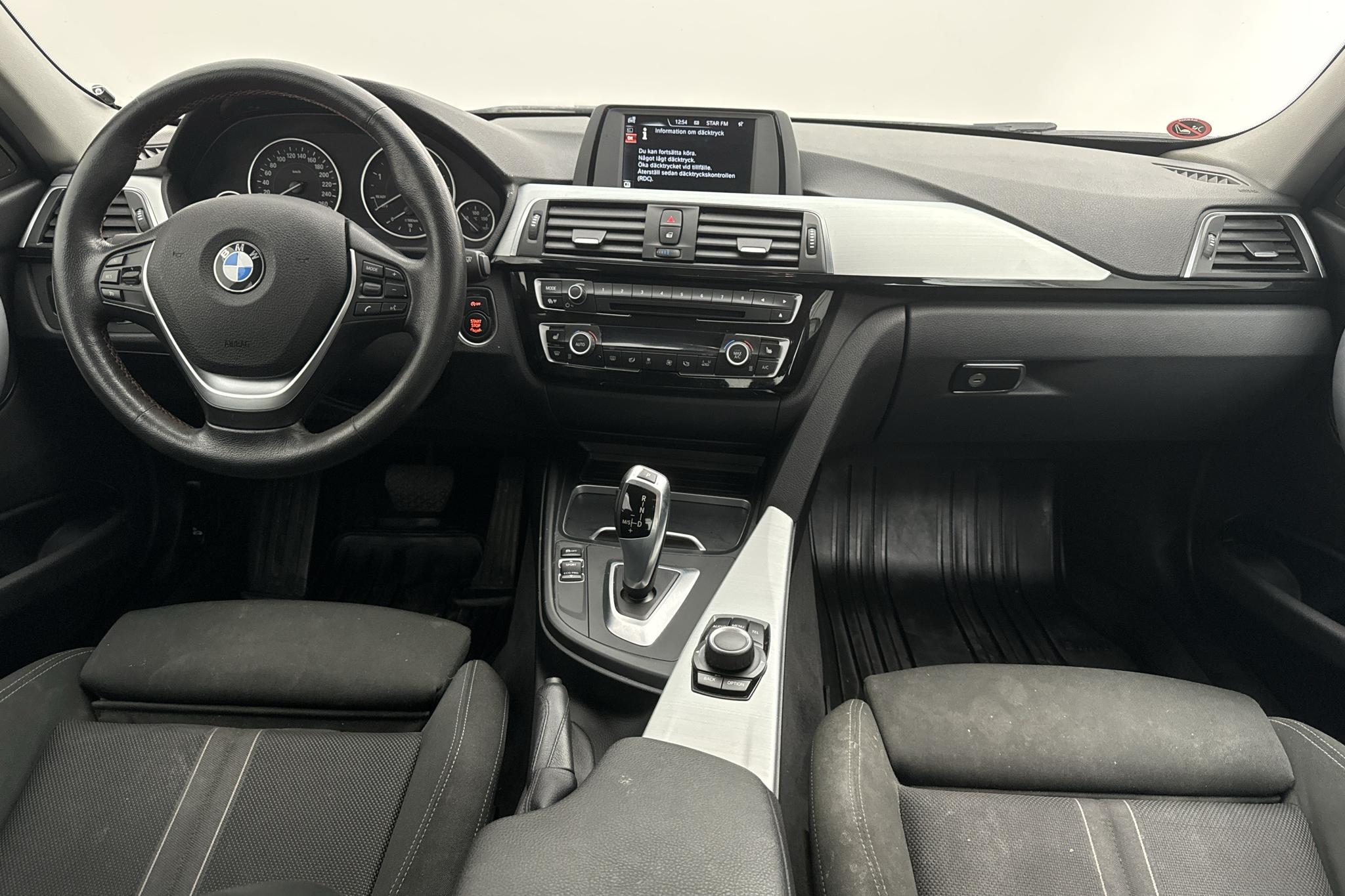 BMW 320d xDrive Sedan, F30 (190hk) - 123 130 km - Automatyczna - biały - 2016