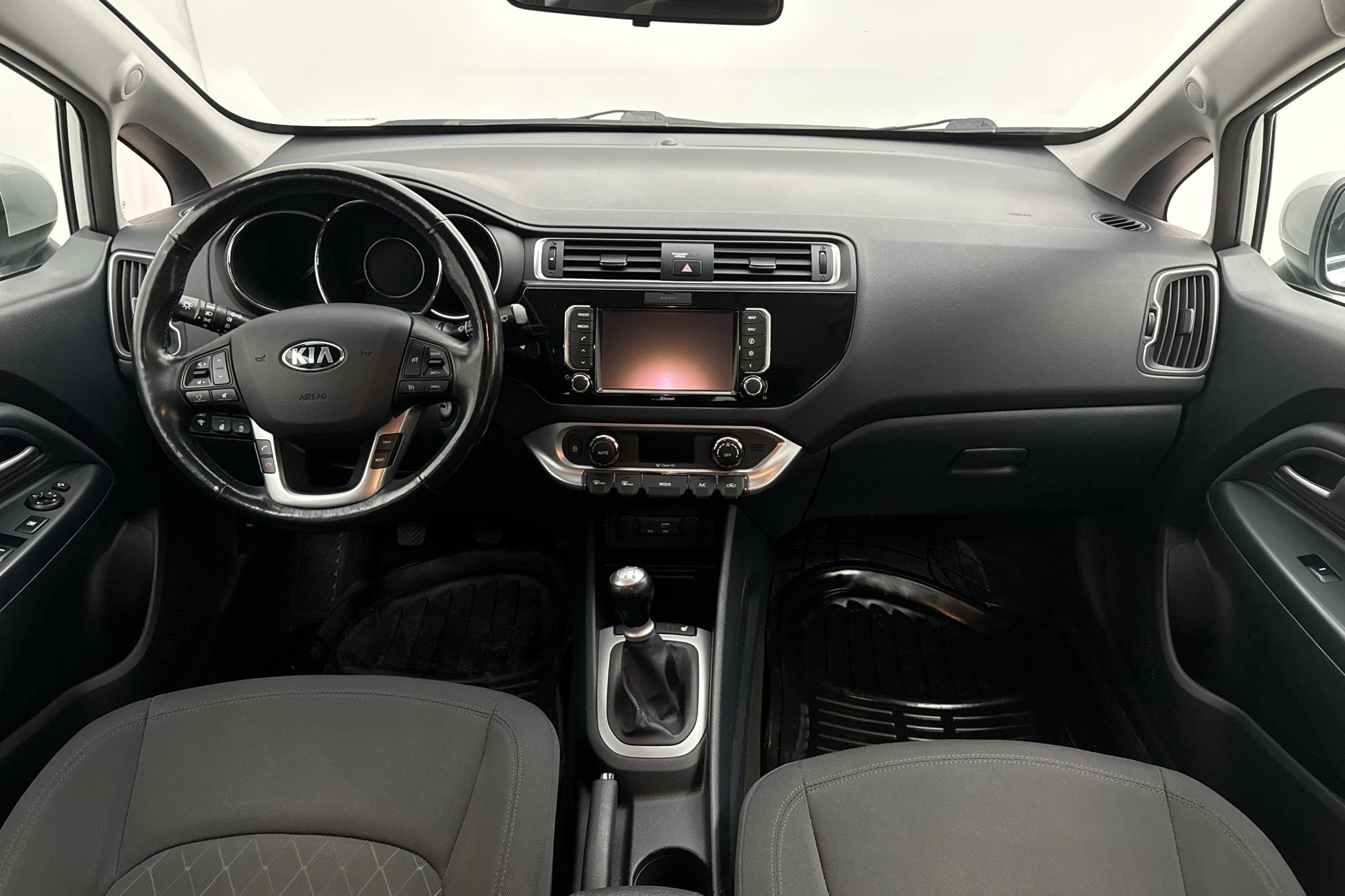 KIA Rio 1.2 (85hk) - 49 240 km - Käsitsi - hall - 2015