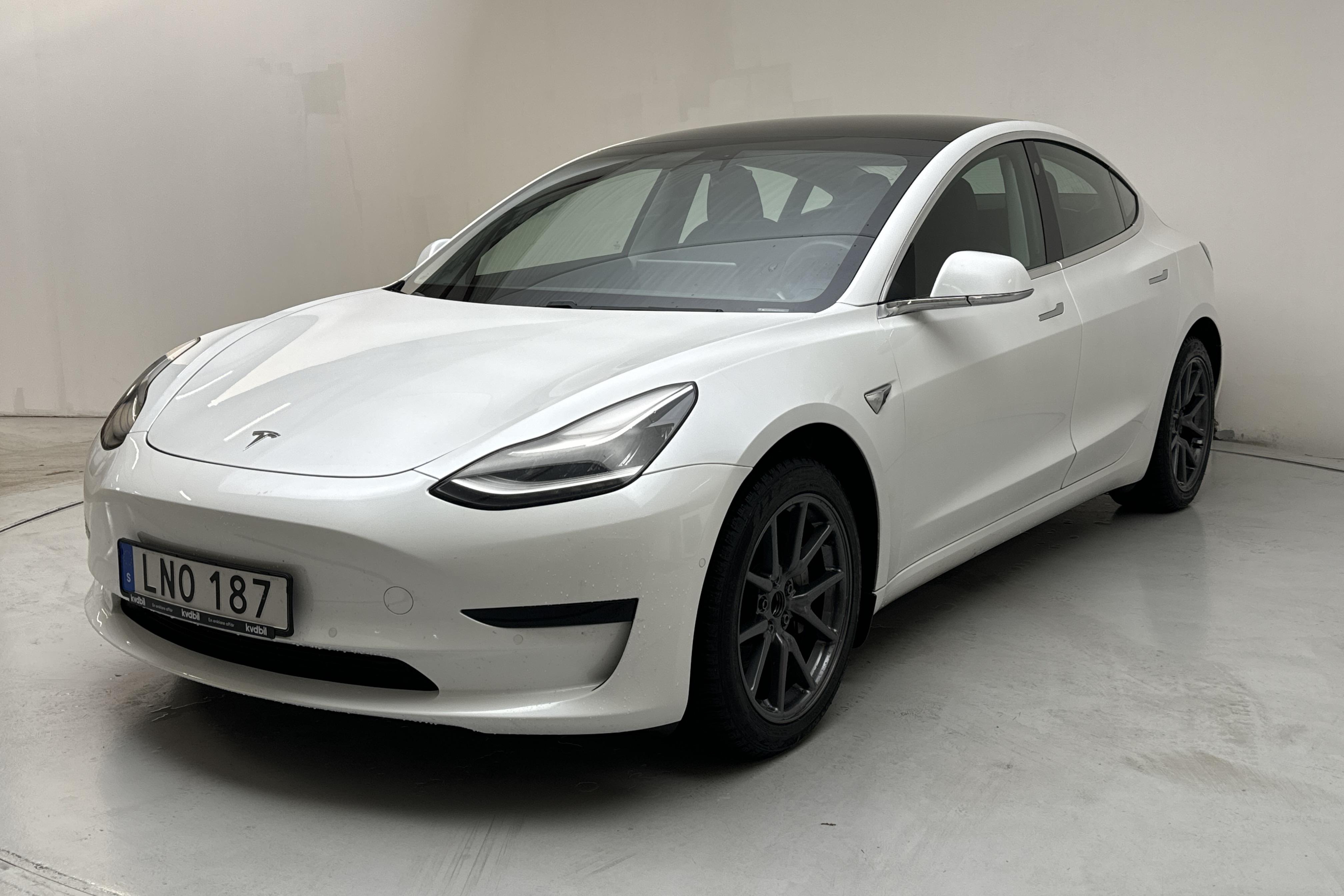 Tesla Model 3 Standard Range RWD - 106 730 km - Automaattinen - valkoinen - 2020