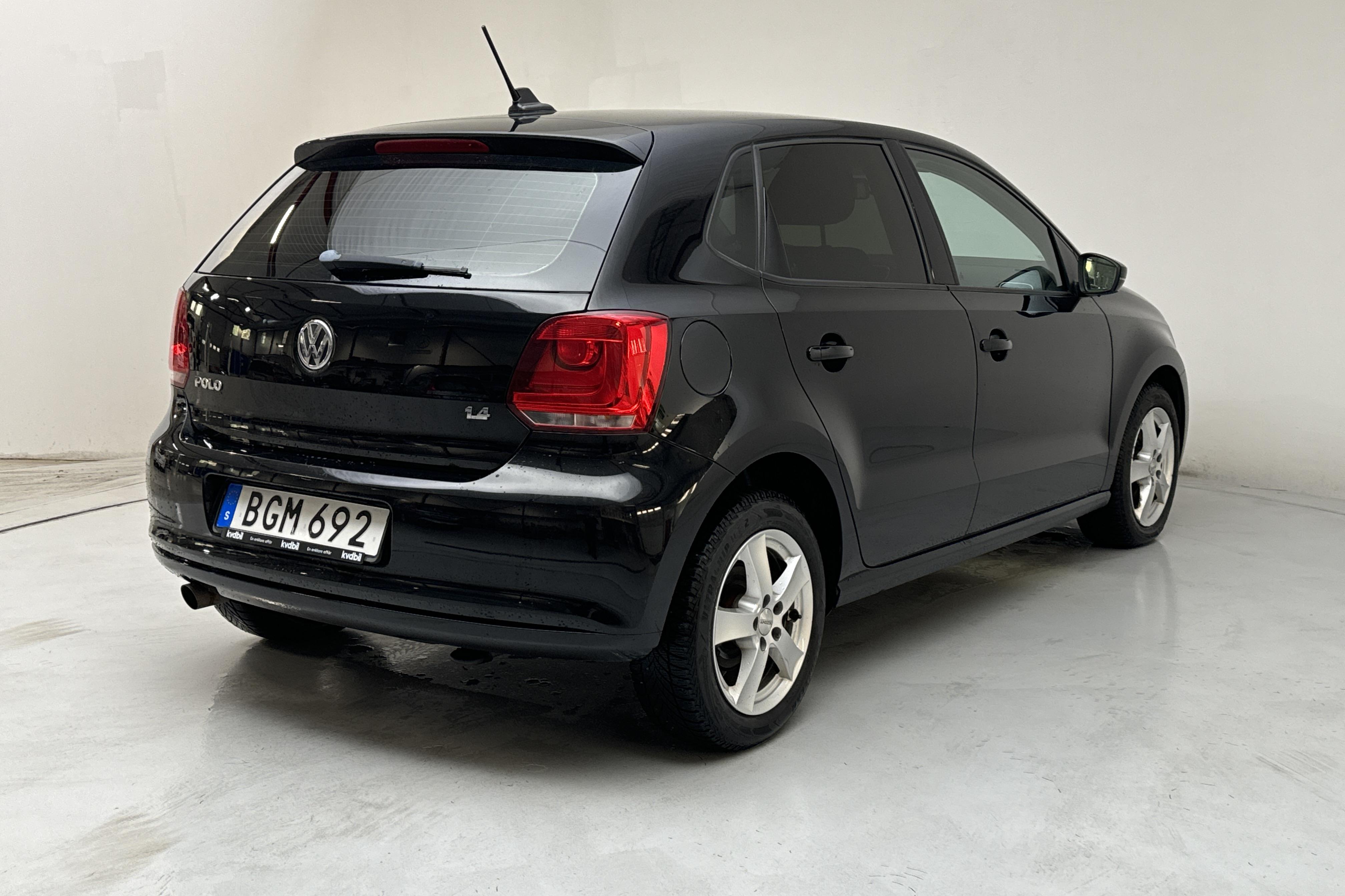 VW Polo 1.4 5dr (85hk) - 101 210 km - Manual - black - 2014