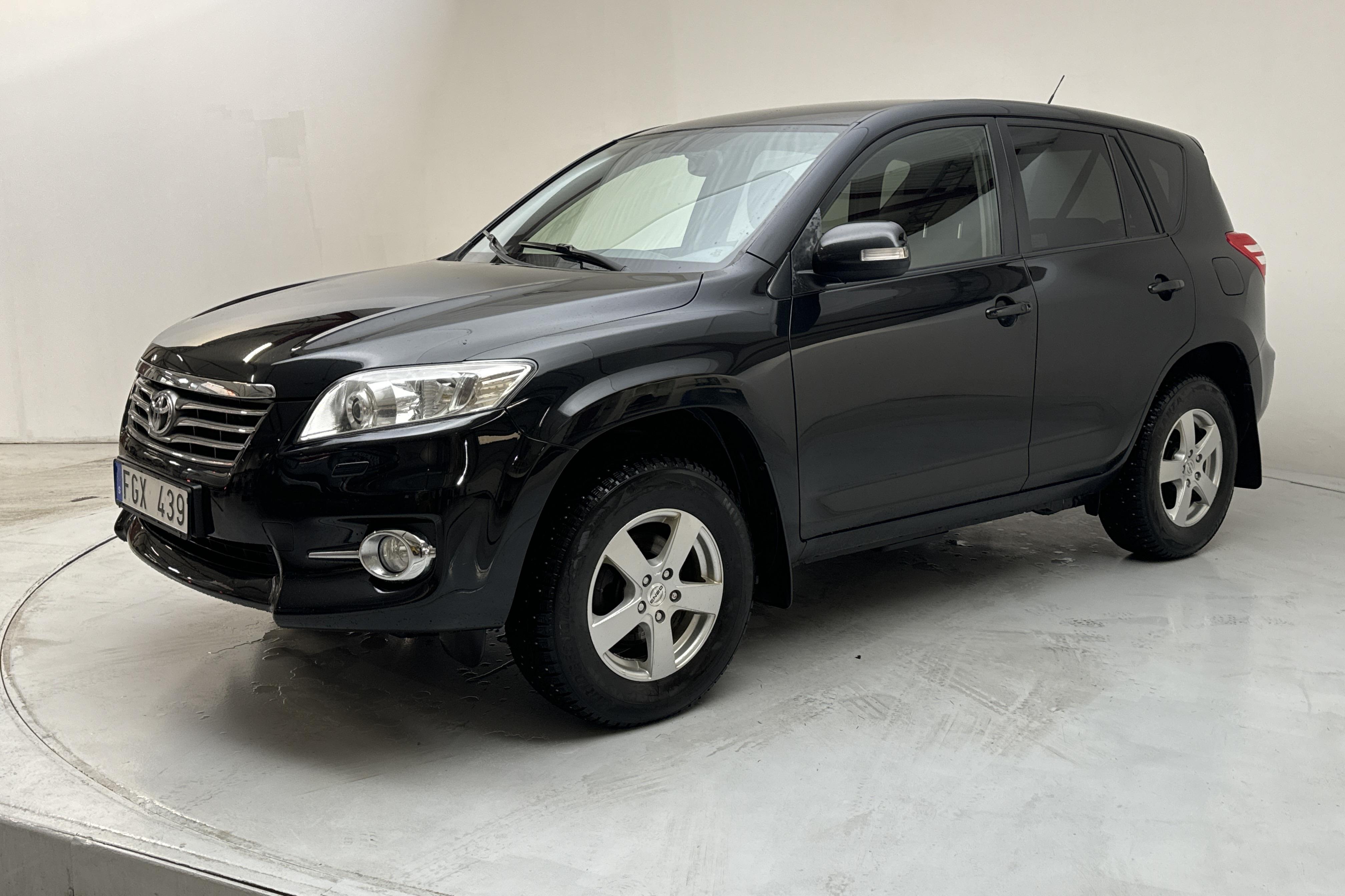 Toyota RAV4 2.0 (158hk) - 196 870 km - Manual - black - 2013