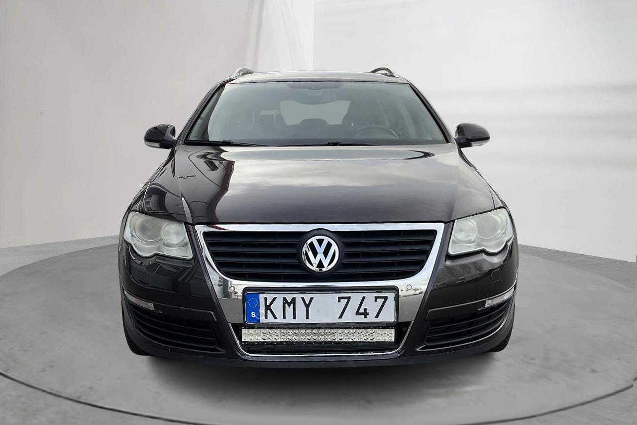 VW Passat 1.4 TSI EcoFuel Variant (150hk) - 177 360 km - Automatyczna - Dark Brown - 2010