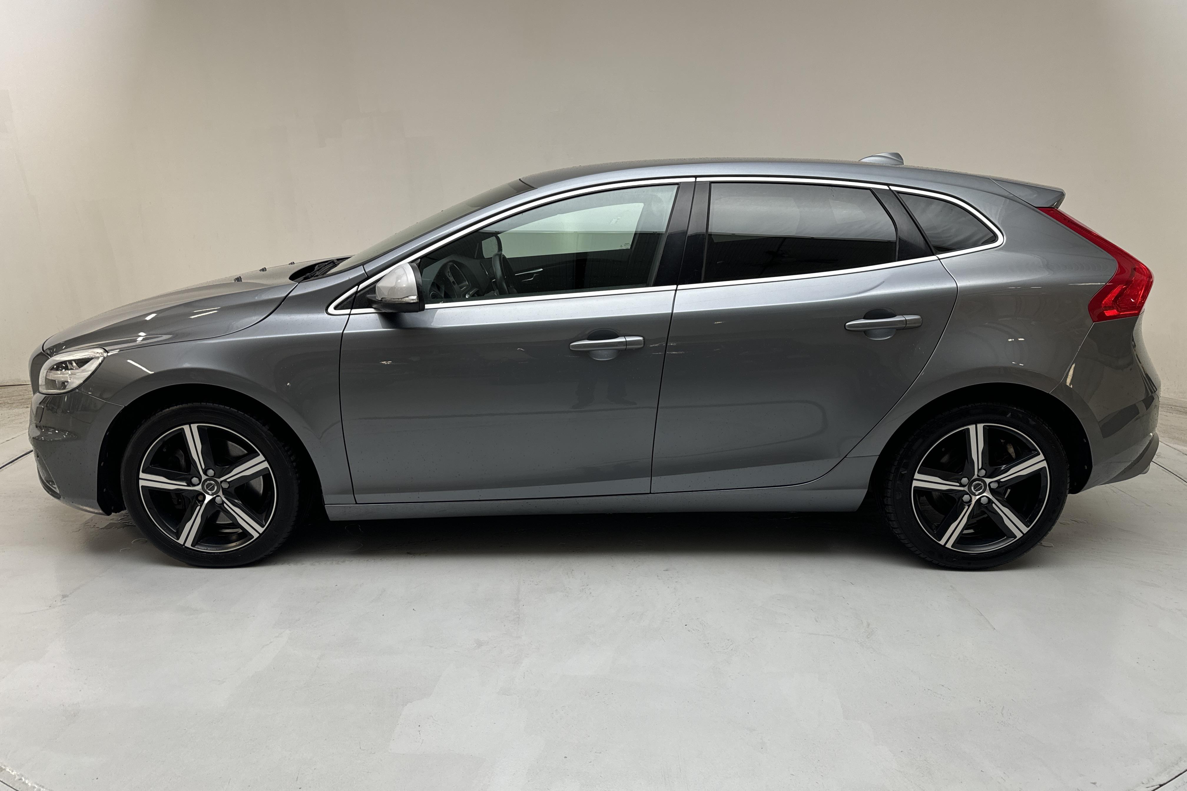 Volvo V40 D2 (120hk) - 72 440 km - Automaatne - hall - 2018