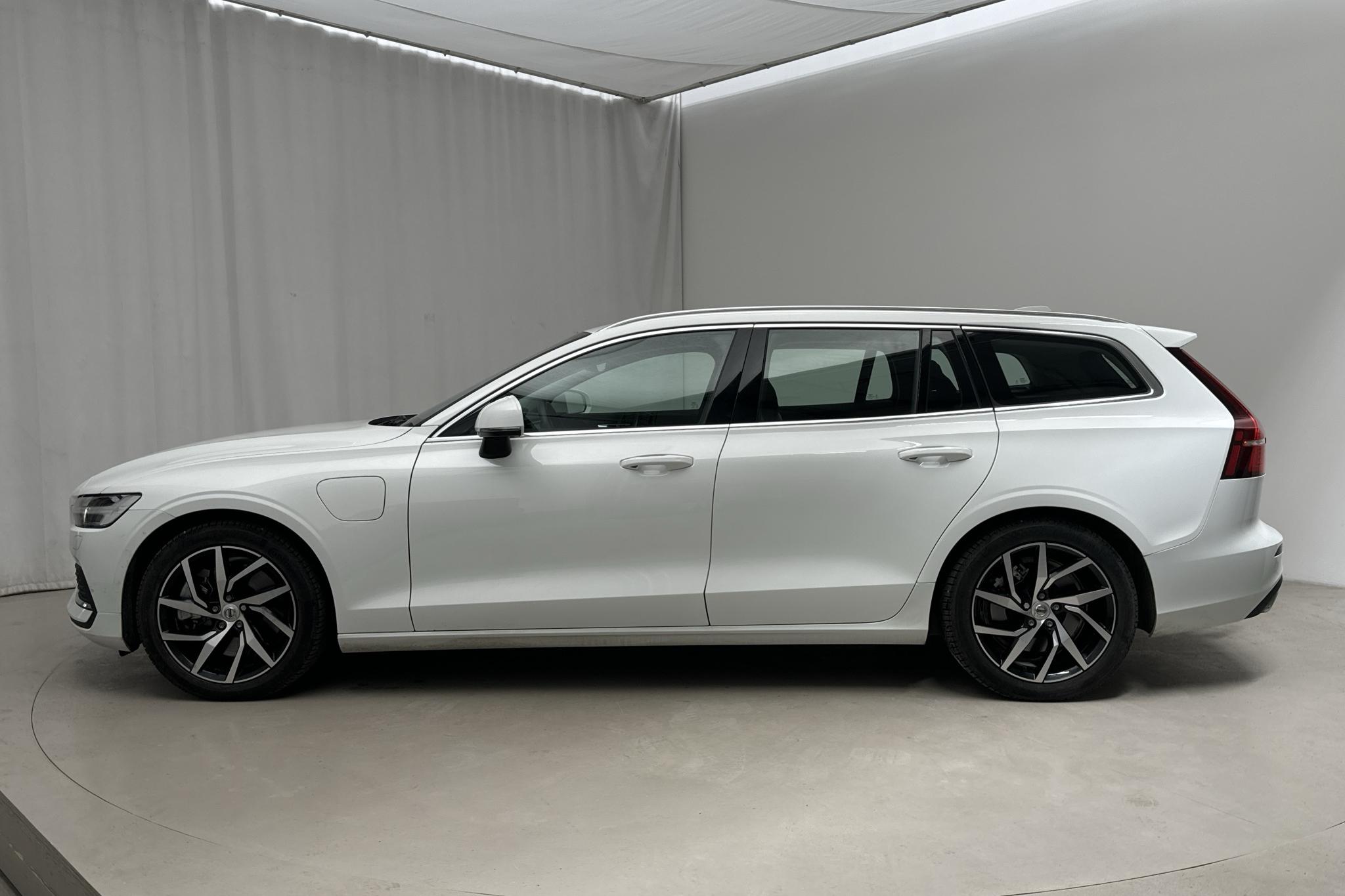 Volvo V60 T6 AWD Recharge (340hk) - 37 350 km - Automaattinen - valkoinen - 2021