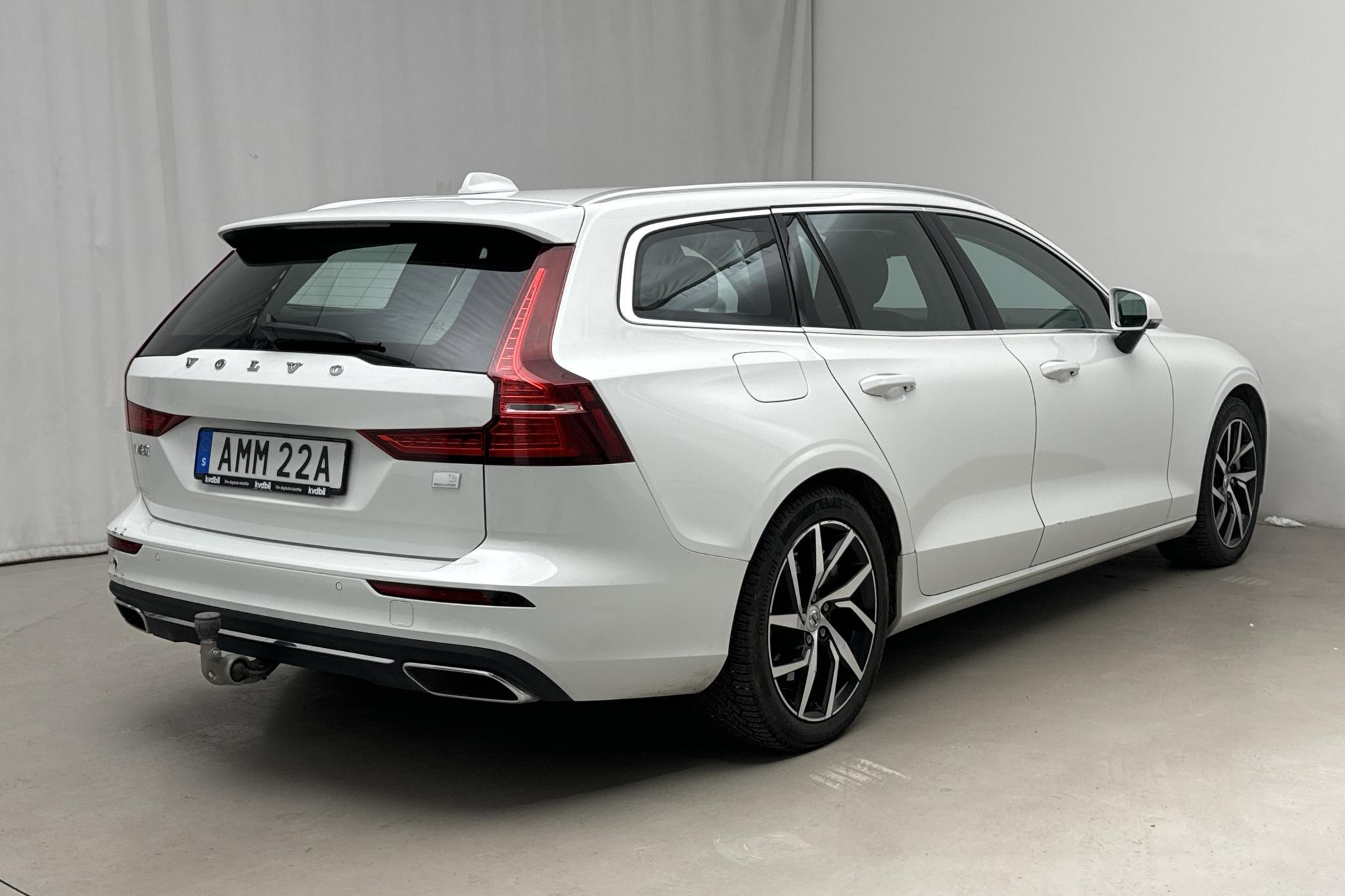 Volvo V60 T6 AWD Recharge (340hk) - 37 350 km - Automaattinen - valkoinen - 2021