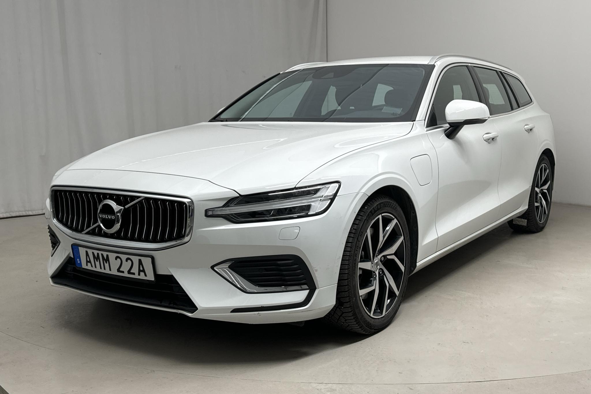 Volvo V60 T6 AWD Recharge (340hk) - 37 350 km - Automaattinen - valkoinen - 2021