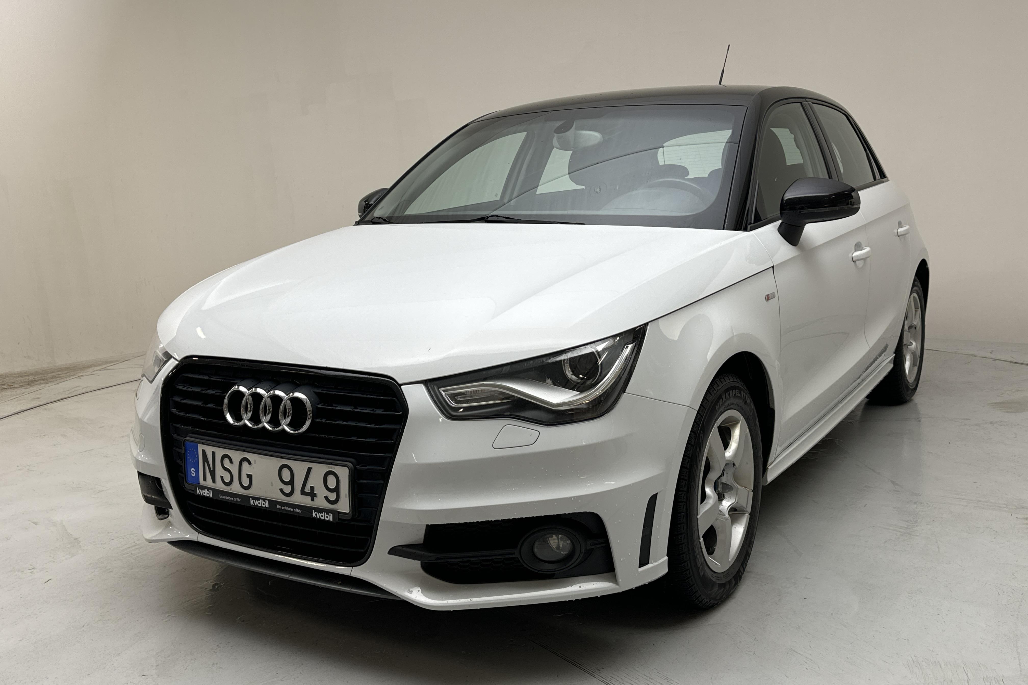 Audi A1 1.2 TFSI Sportback (86hk) - 9 396 mil - Manuell - vit - 2014