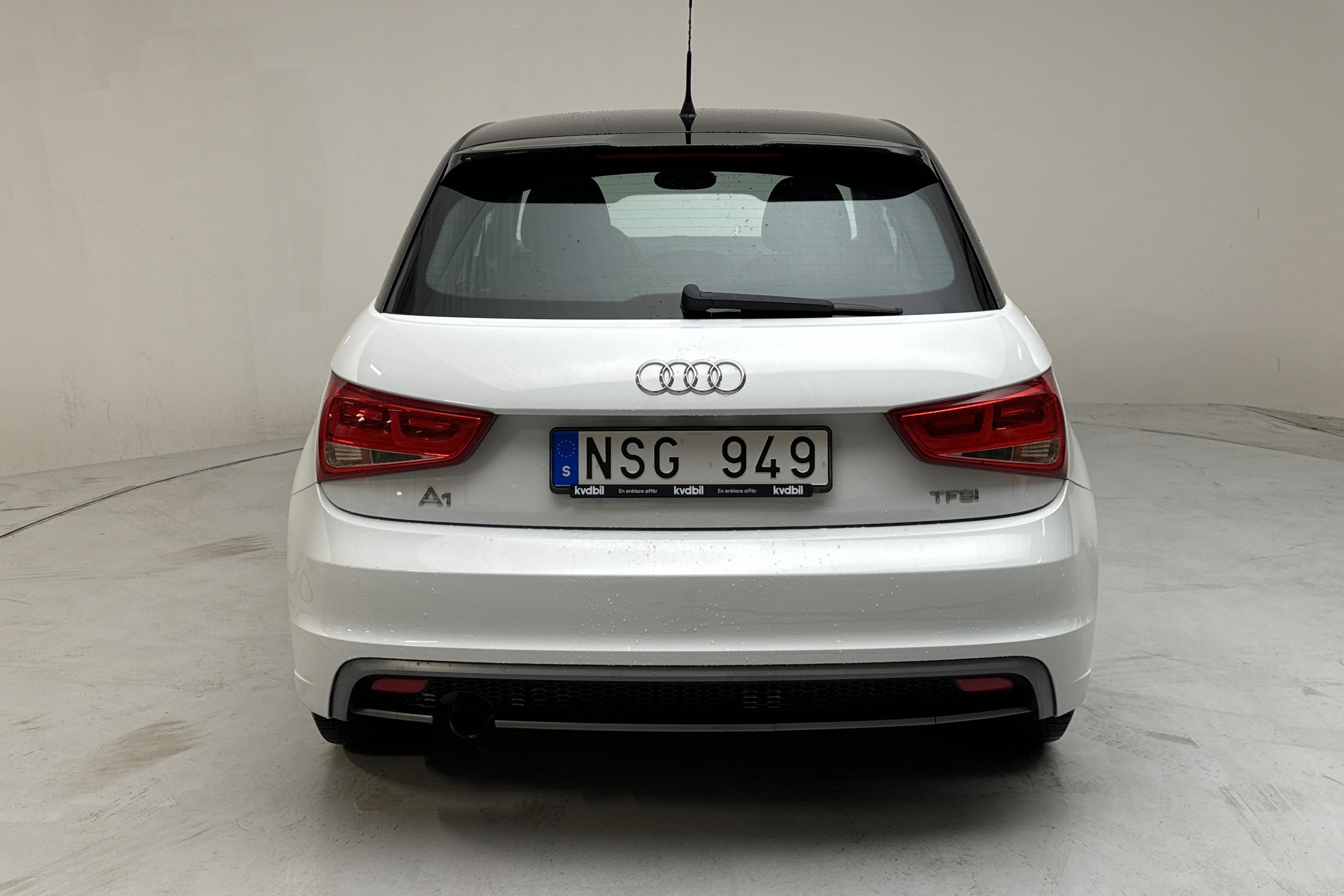 Audi A1 1.2 TFSI Sportback (86hk) - 93 960 km - Käsitsi - valge - 2014