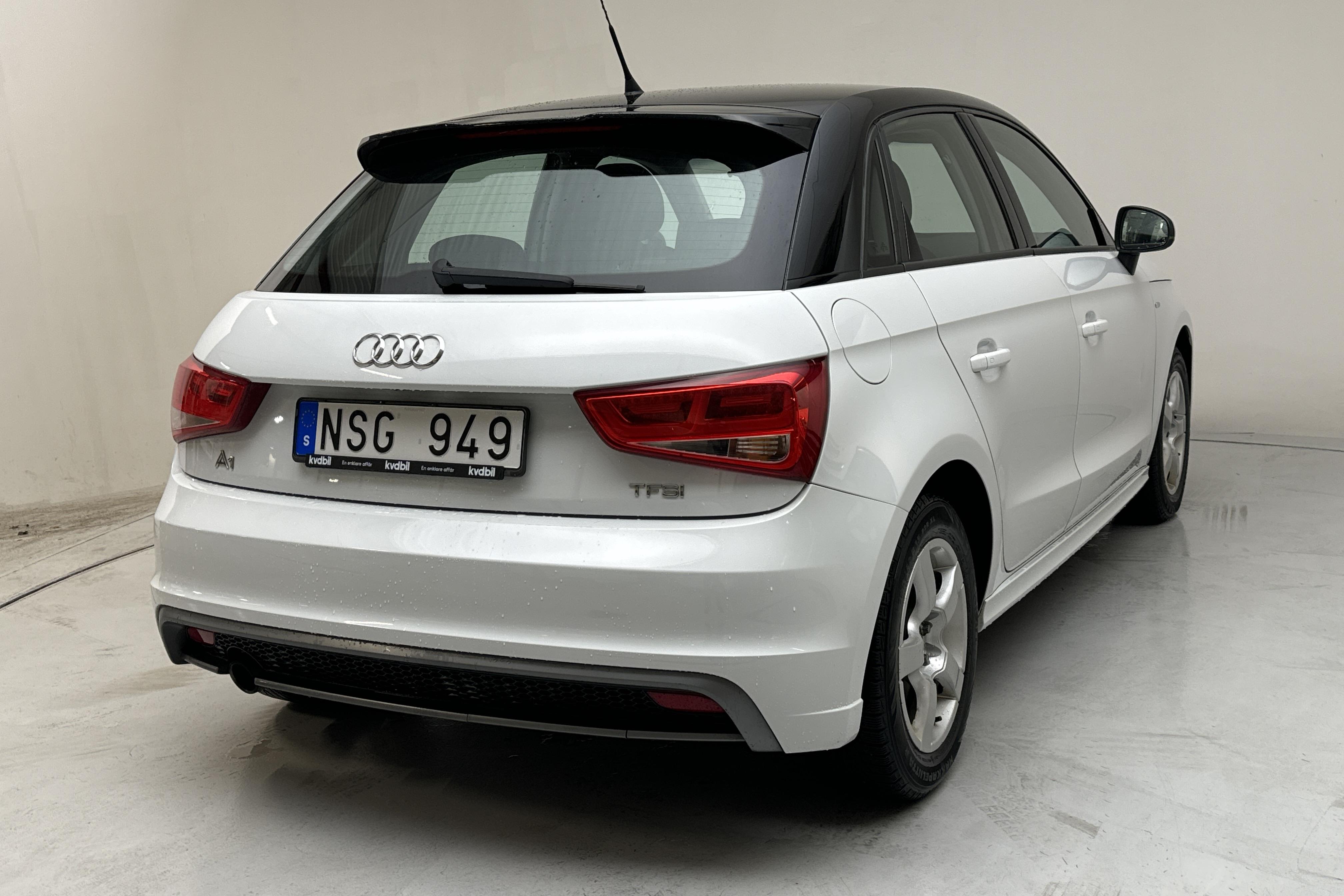 Audi A1 1.2 TFSI Sportback (86hk) - 93 960 km - Käsitsi - valge - 2014