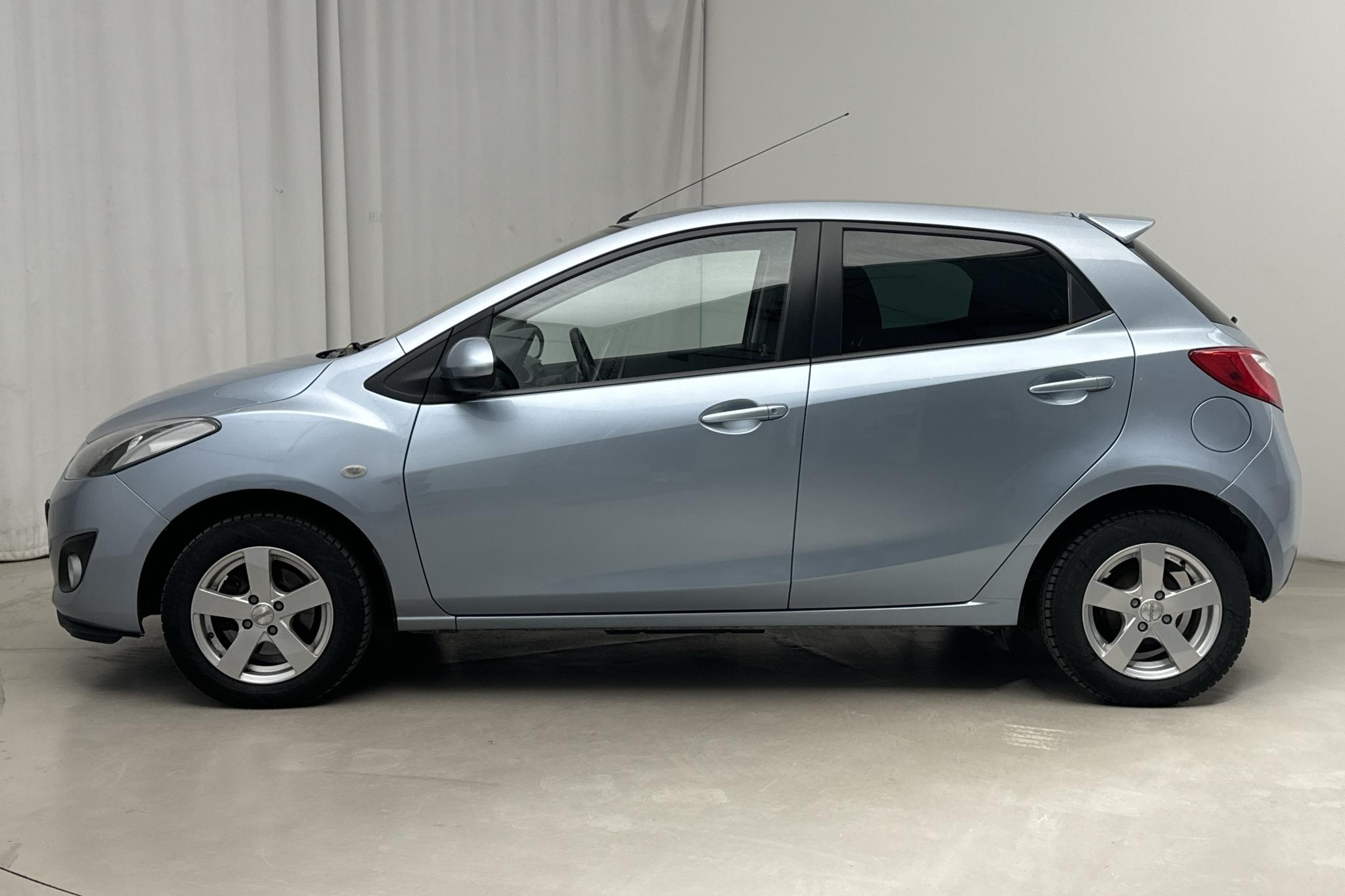 Mazda 2 1.3 5dr (84hk) - 86 010 km - Käsitsi - sinine - 2012