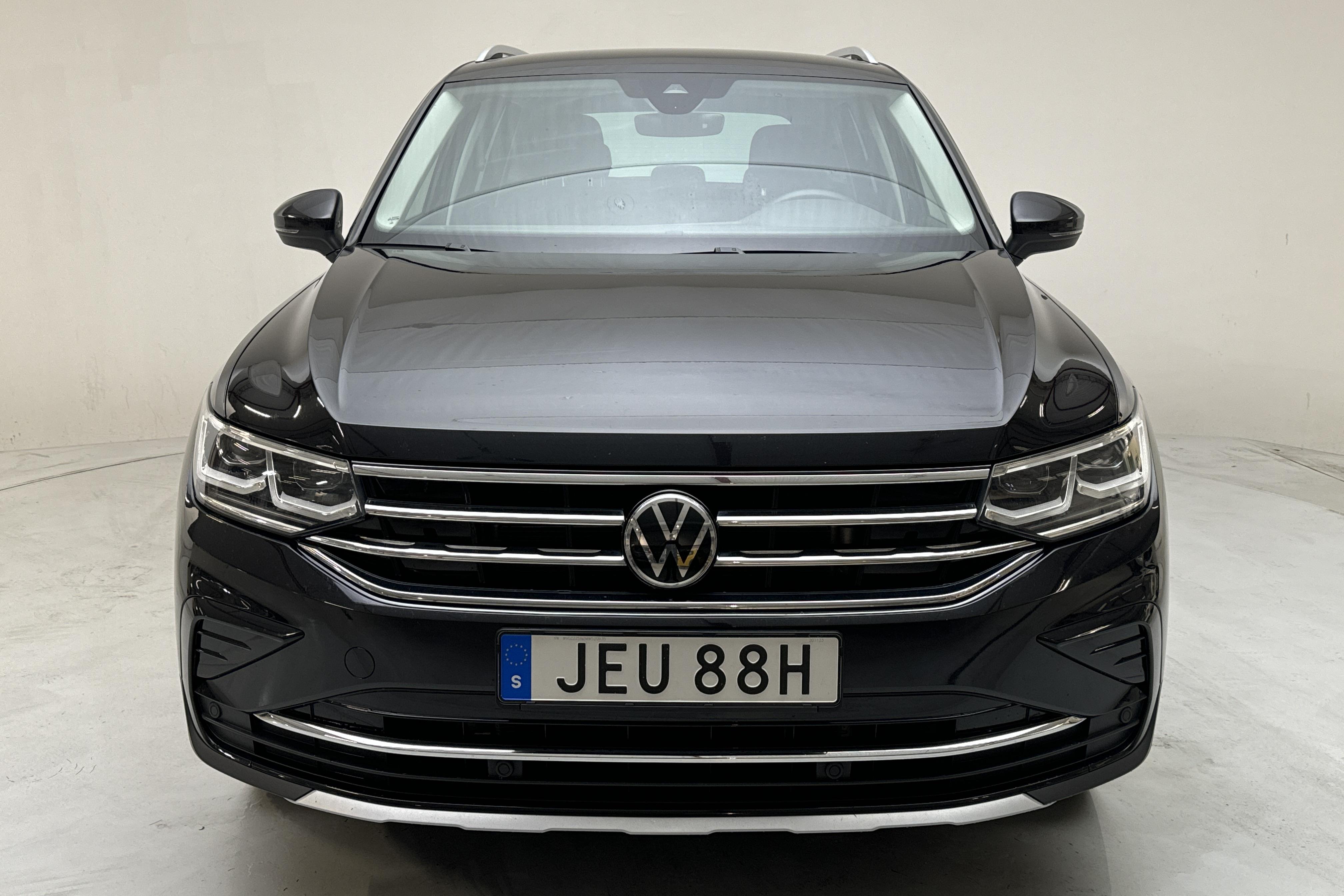 VW Tiguan 2.0 TDI 4MOTION (200hk) - 107 790 km - Automatyczna - czarny - 2021