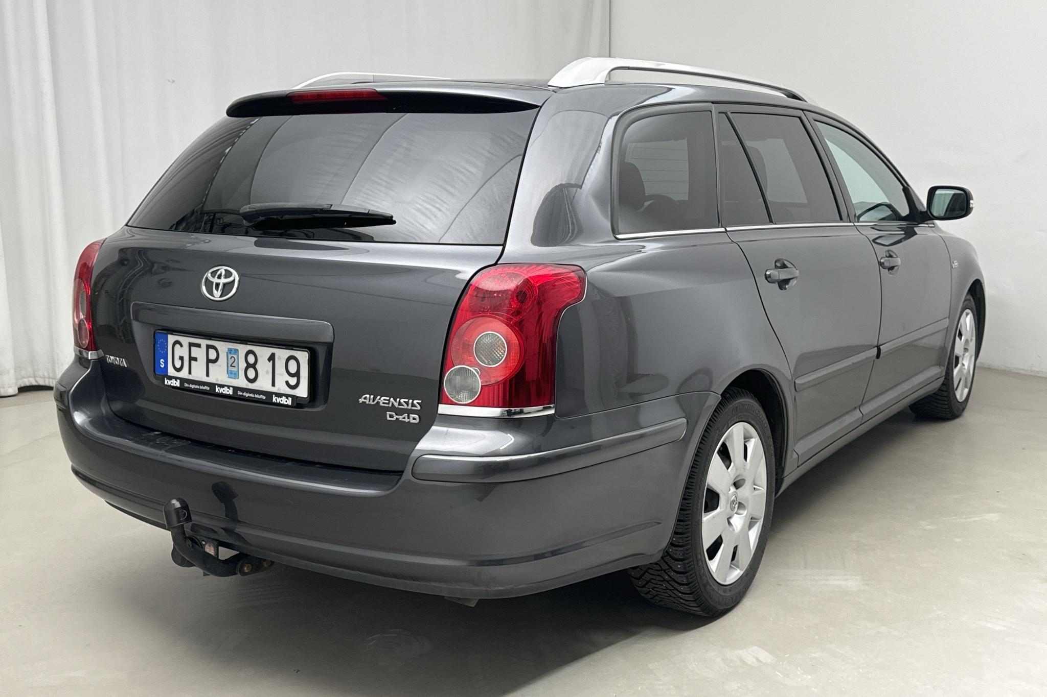 Toyota Avensis 2.2 D4D Kombi (177hk) - 203 300 km - Manualna - szary - 2007