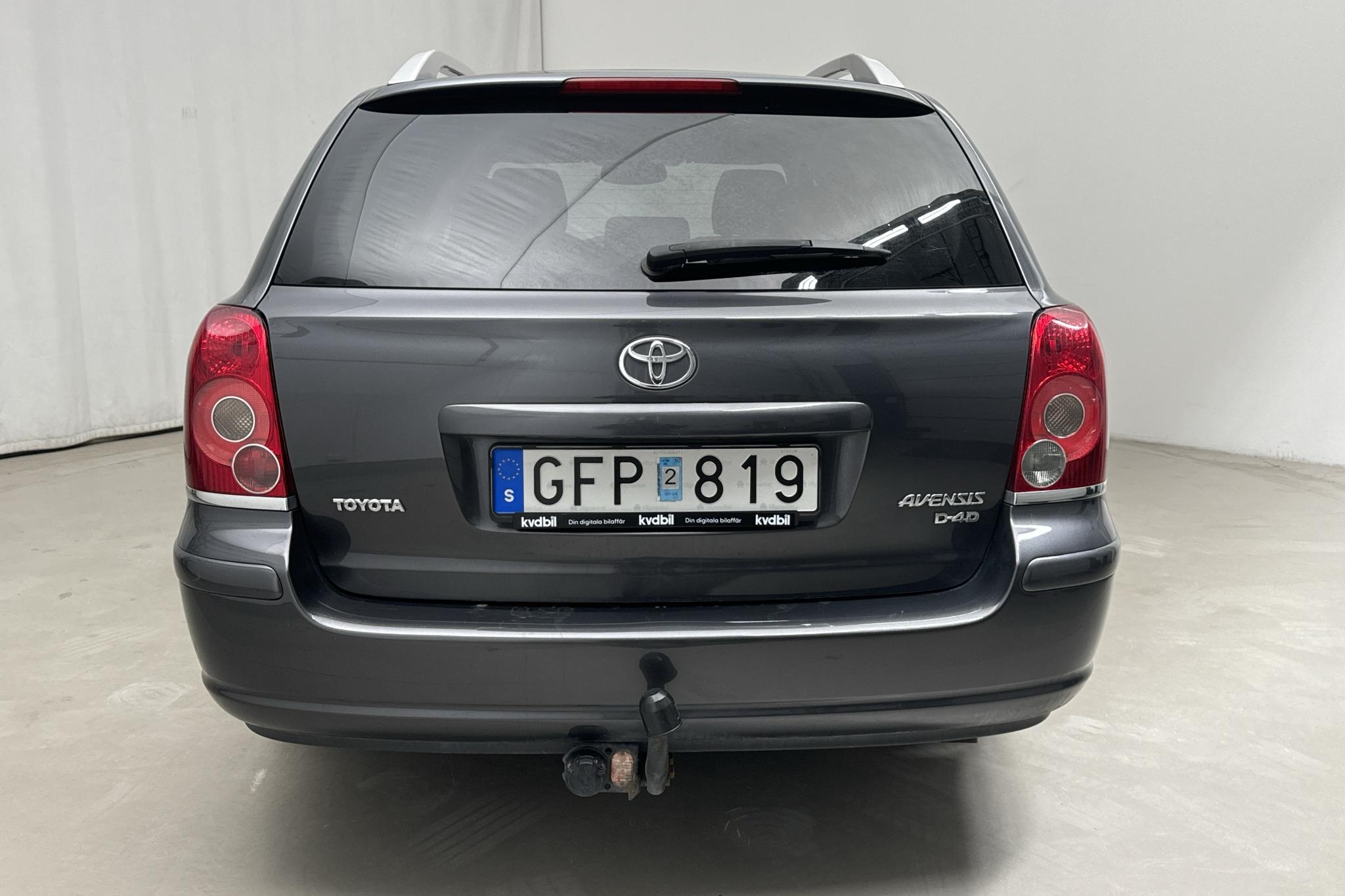 Toyota Avensis 2.2 D4D Kombi (177hk) - 203 300 km - Manualna - szary - 2007