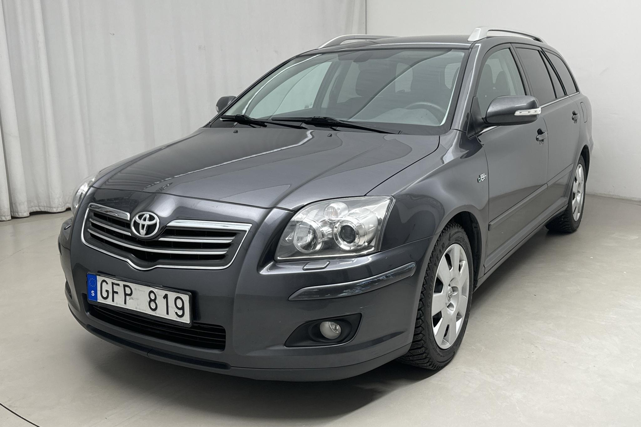 Toyota Avensis 2.2 D4D Kombi (177hk) - 203 300 km - Manualna - szary - 2007