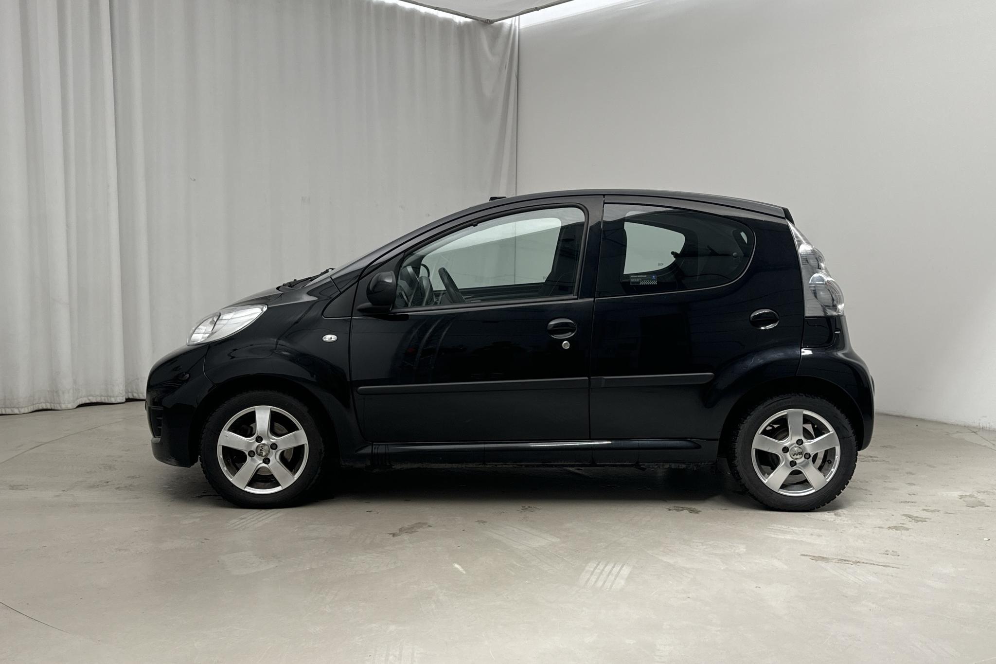 Peugeot 107 1.0 5dr (68hk) - 35 280 km - Käsitsi - must - 2010