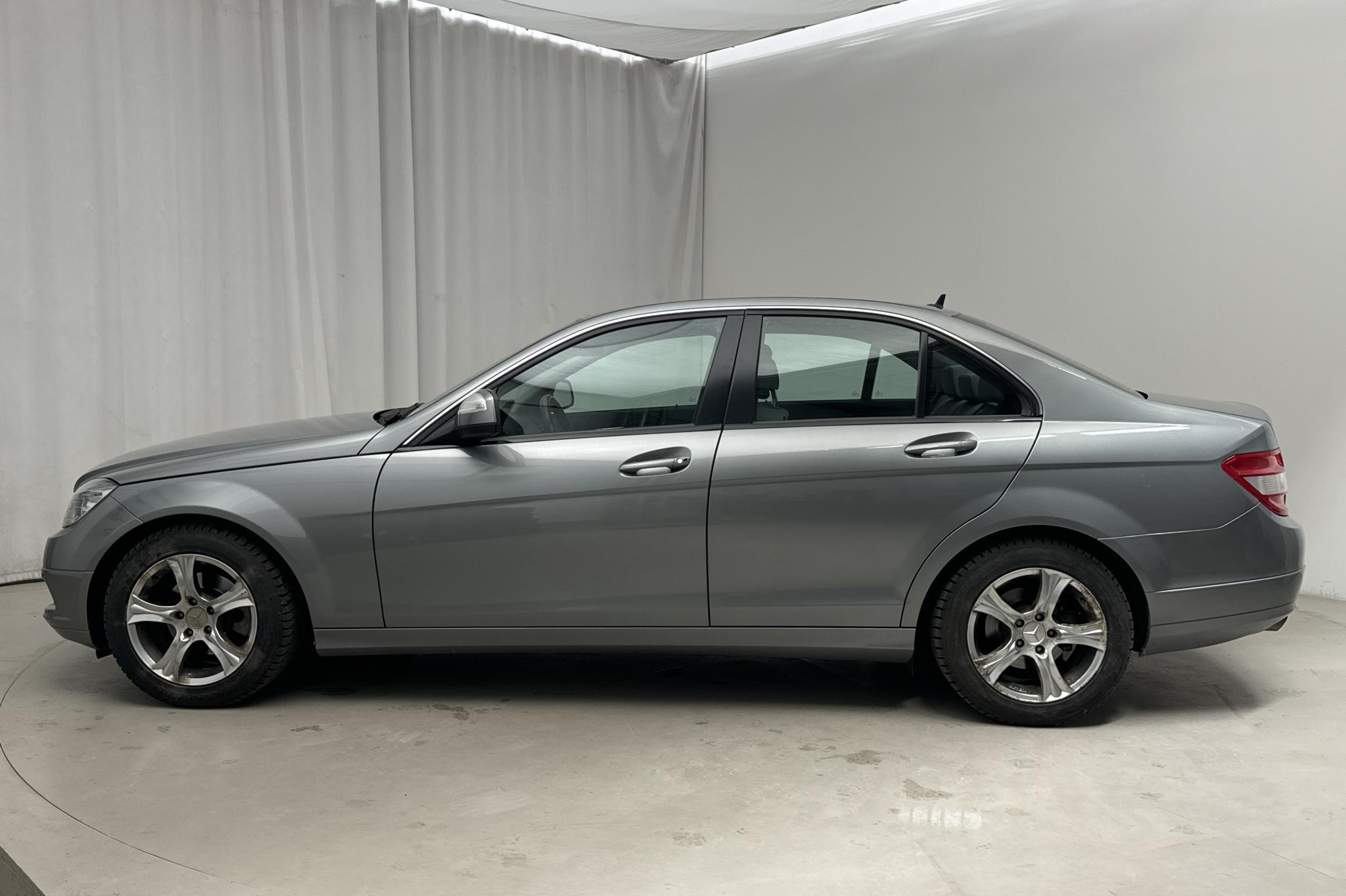 Mercedes C 180 Kompressor W204 (156hk) - 101 270 km - Manual - gray - 2008