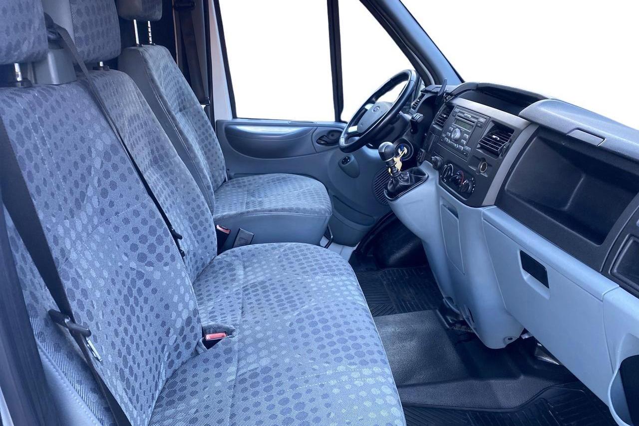 Ford Transit 260 2.2 TDCi Skåp (100hk) - 178 320 km - Käsitsi - valge - 2012