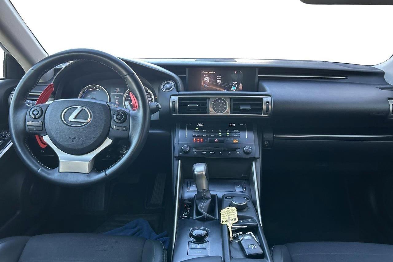 Lexus IS 300h (181hk) - 135 960 km - Automaatne - hall - 2013