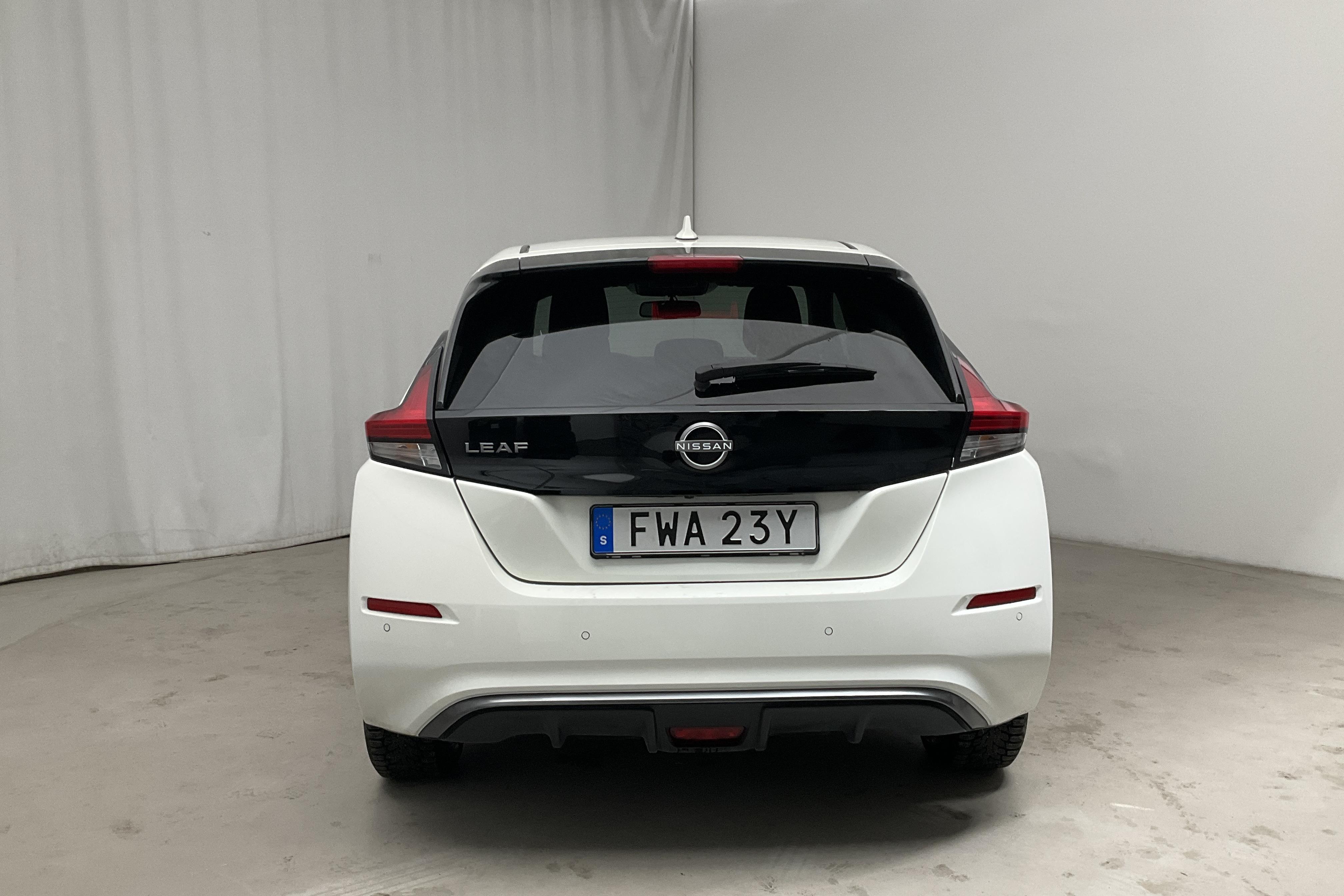 Nissan LEAF 5dr 39 kWh (150hk) - 11 750 km - Automatic - white - 2023