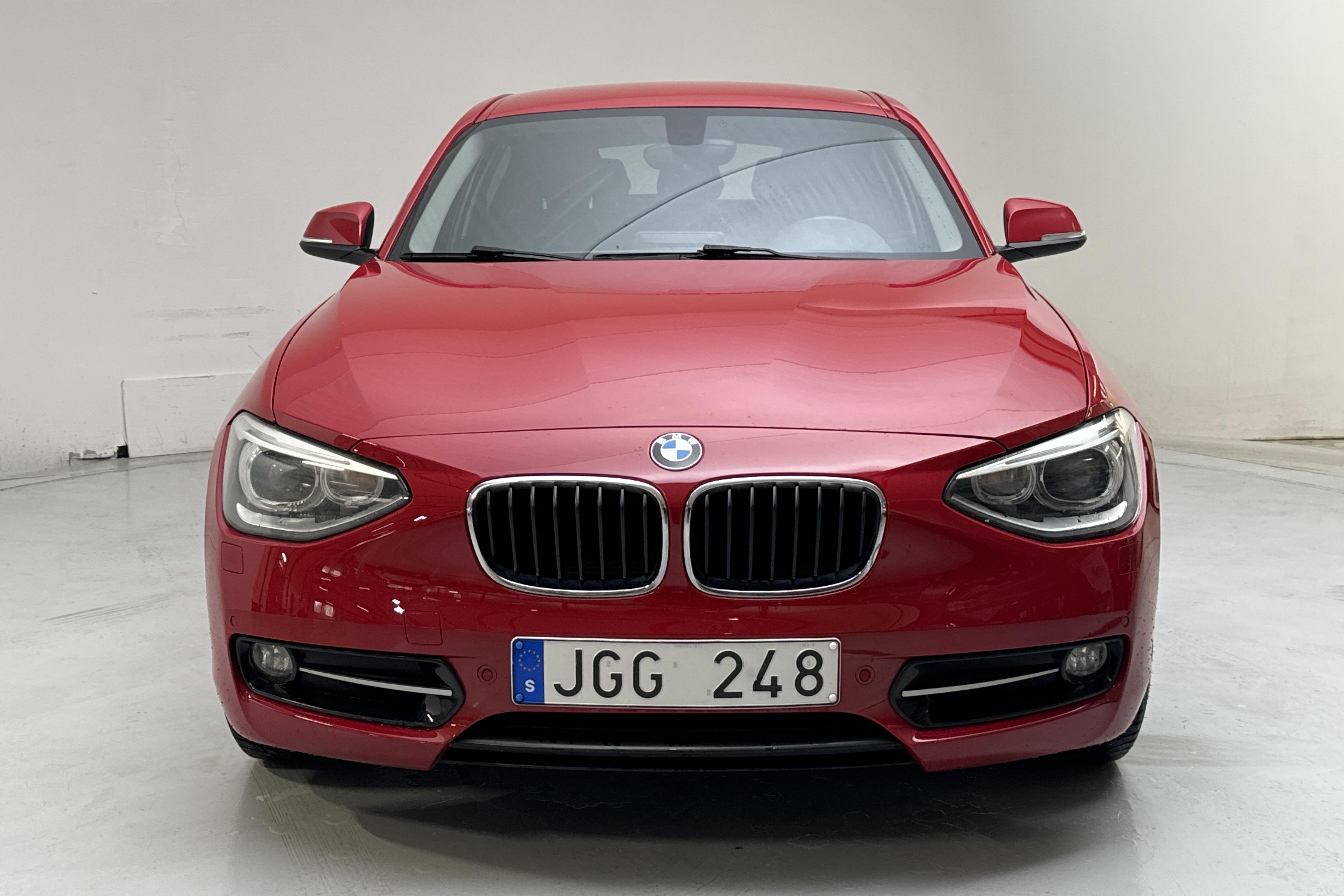 BMW 116i 5dr, F20 (136hk) - 115 560 km - Manual - red - 2013