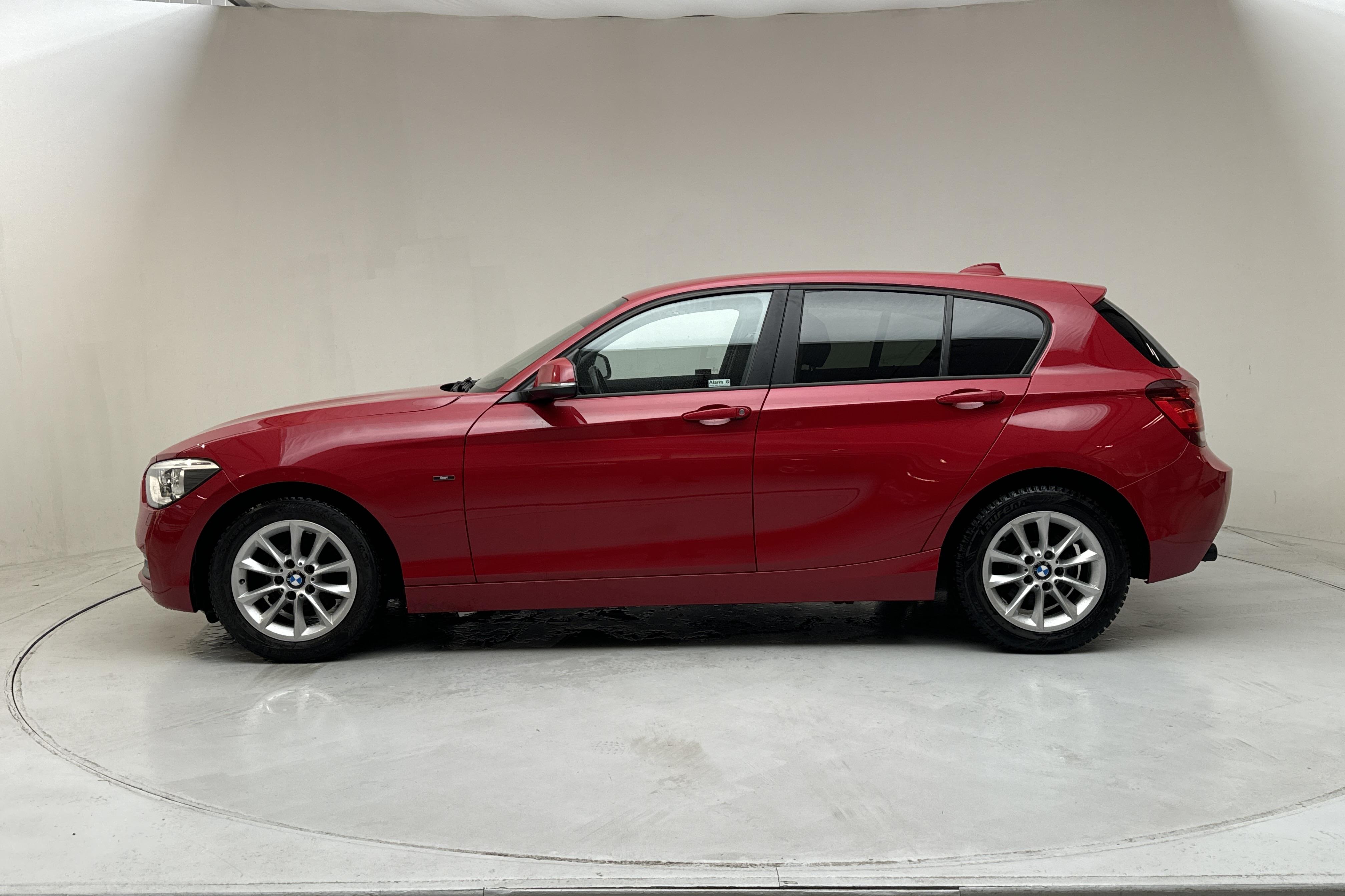 BMW 116i 5dr, F20 (136hk) - 115 560 km - Manual - red - 2013