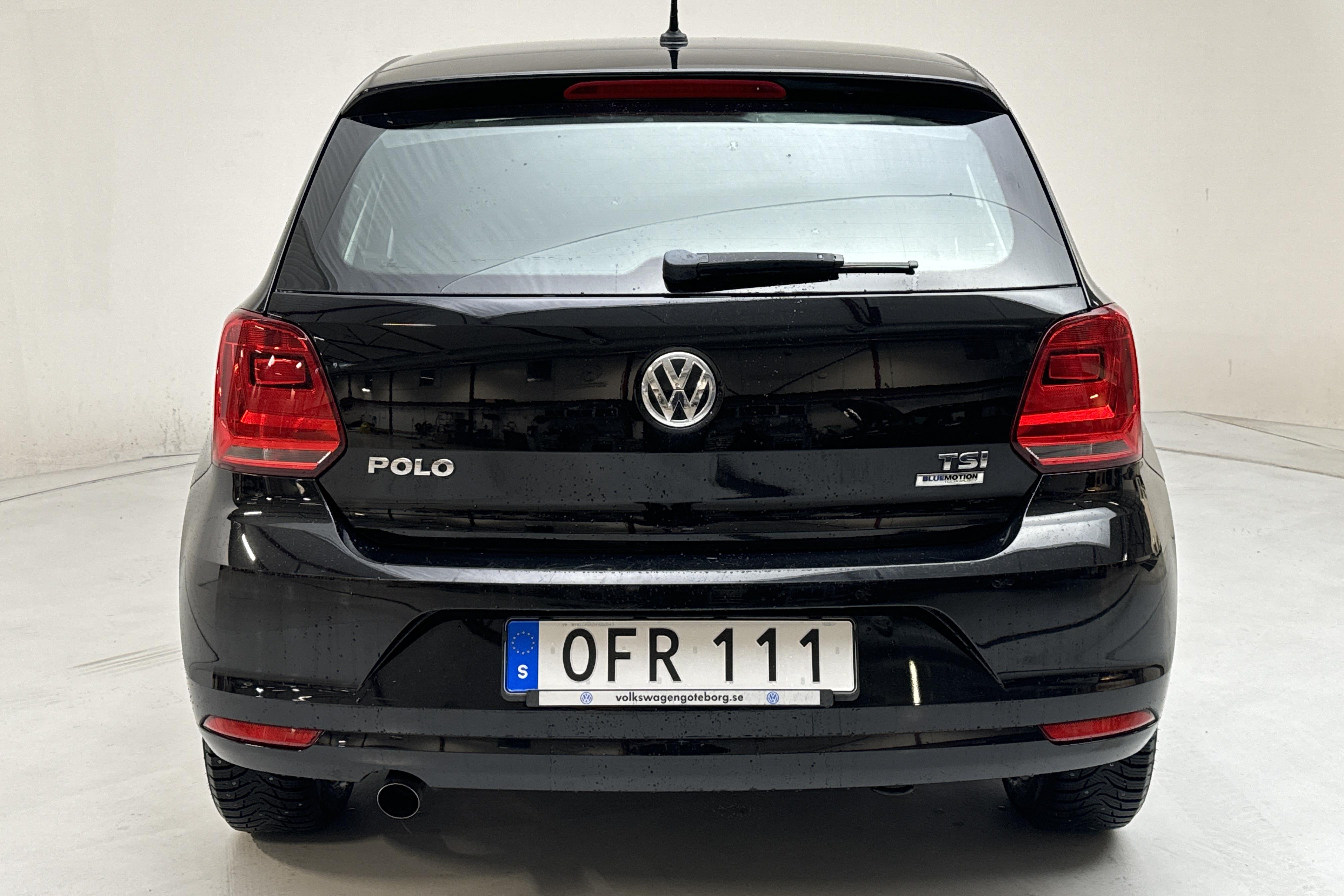 VW Polo 1.2 TSI 5dr (90hk) - 100 240 km - Manualna - czarny - 2017