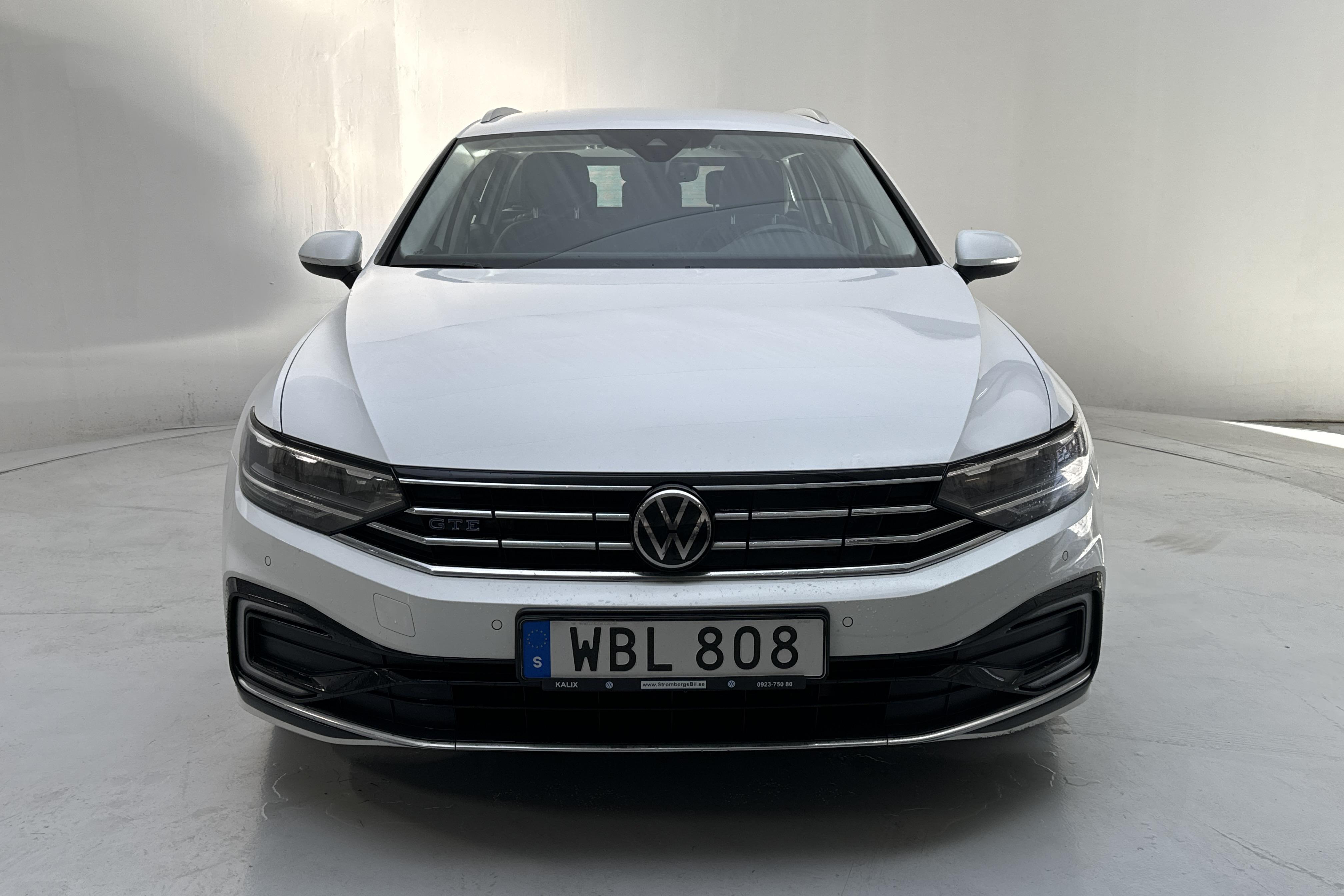 VW Passat 1.4 GTE Sportscombi (218hk) - 13 324 mil - Automat - vit - 2021