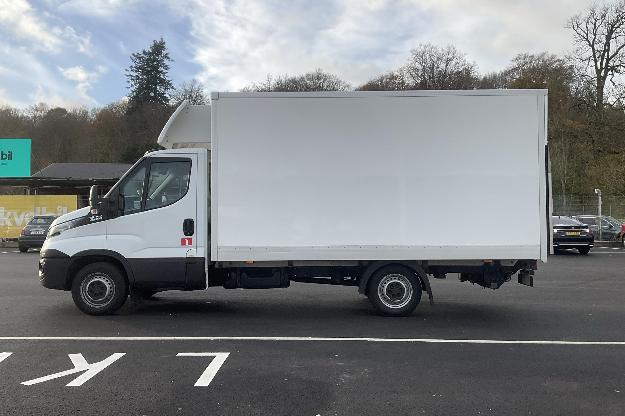 Iveco Daily 35 2.3 Volymskåp (136hk) - 143 650 km - Automatic - black - 2019