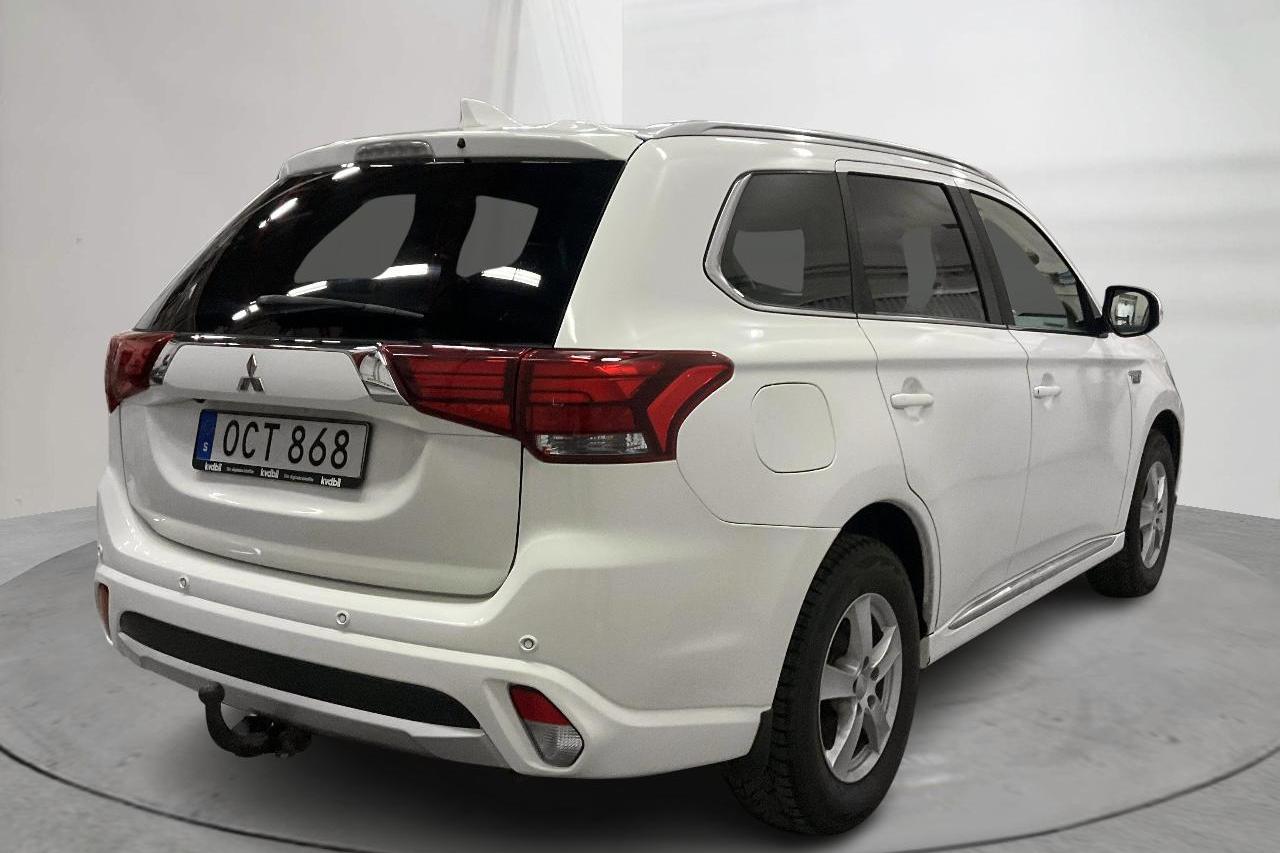 Mitsubishi Outlander 2.0 Plug-in Hybrid 4WD (121hk) - 18 630 mil - Automat - vit - 2016