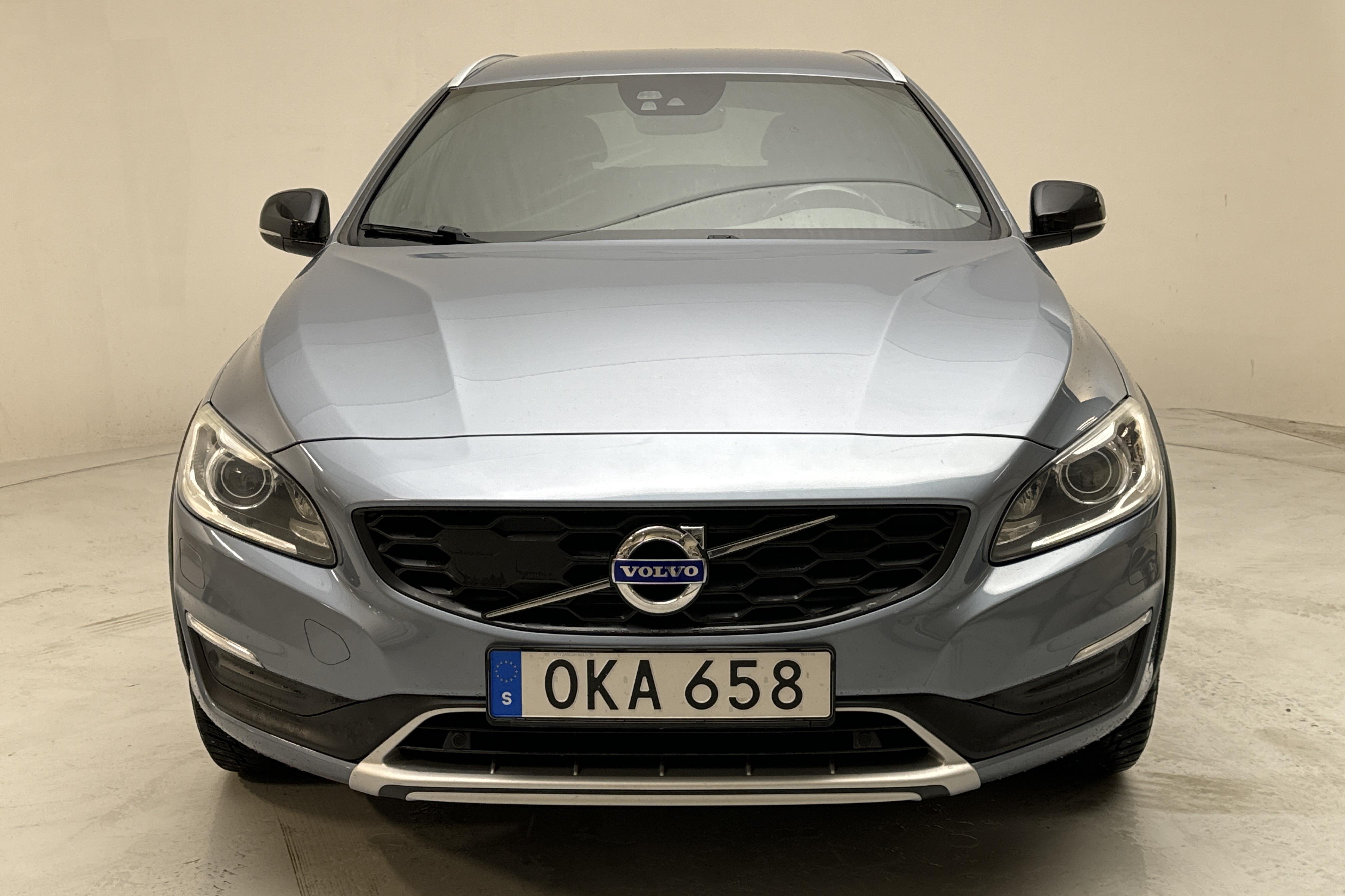 Volvo V60 D4 Cross Country (190hk) - 121 660 km - Automatic - Light Blue - 2017