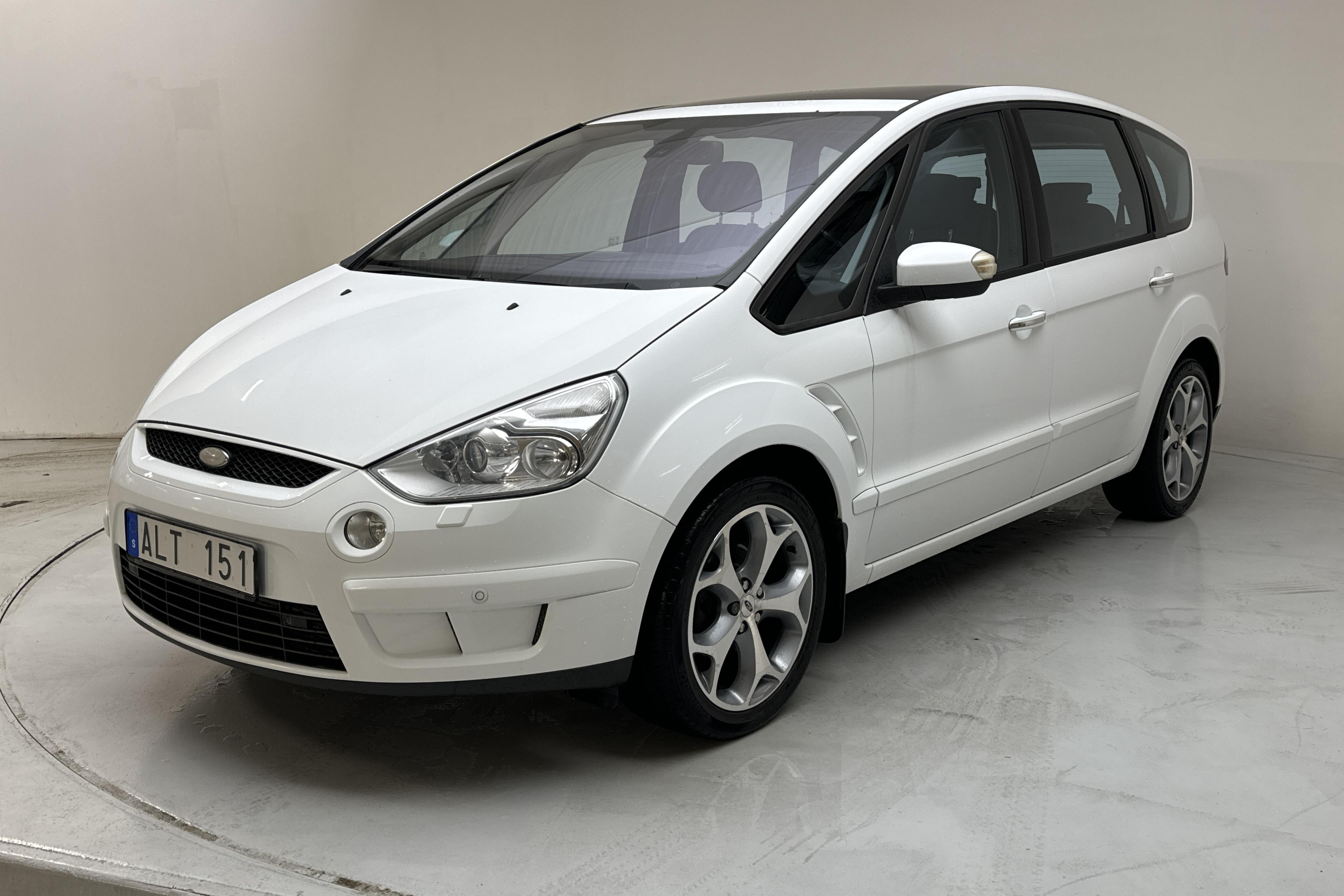 Ford S-MAX 2.2 TDCI (175hk) - 145 940 km - Manuaalinen - valkoinen - 2010