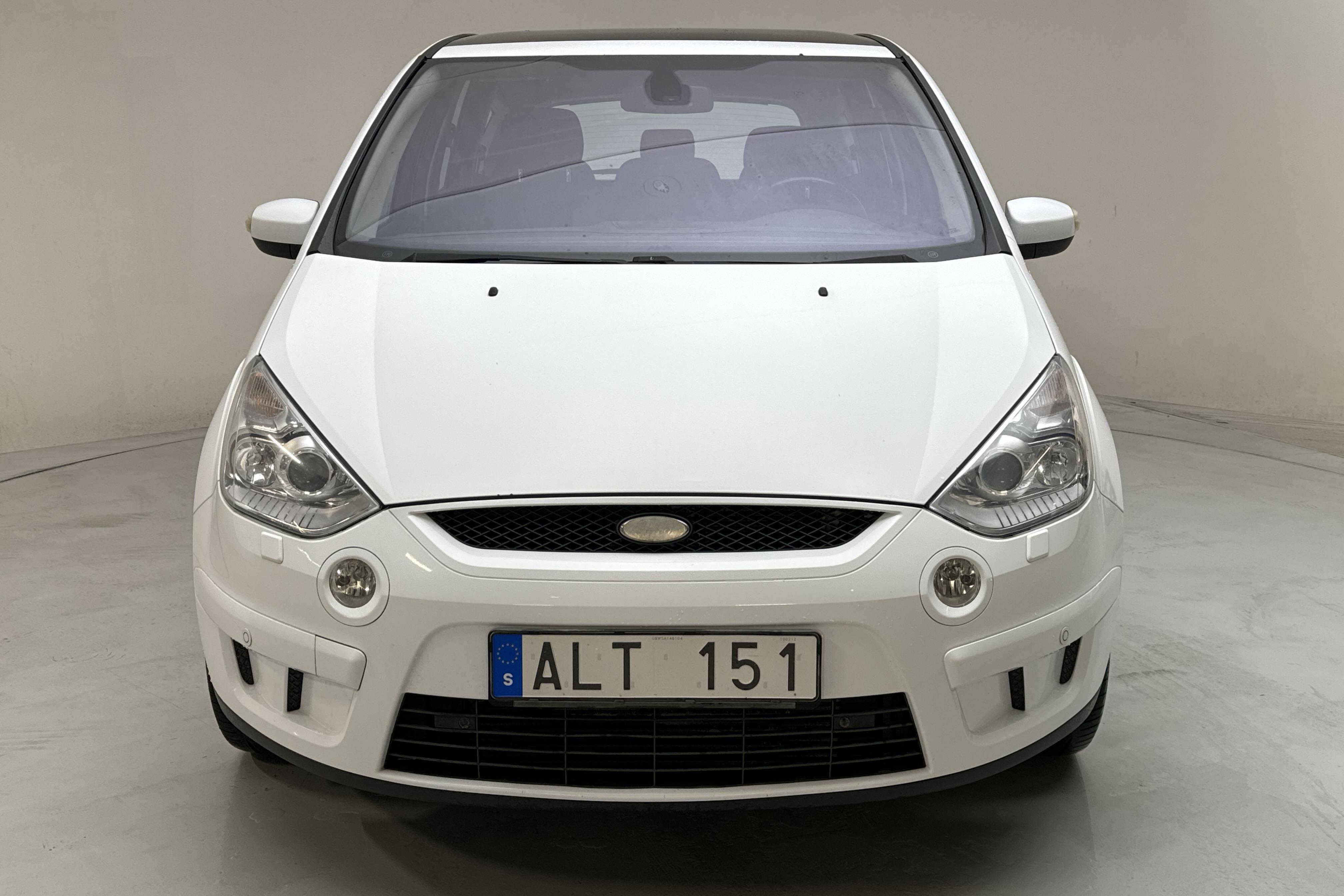 Ford S-MAX 2.2 TDCI (175hk) - 145 940 km - Manuaalinen - valkoinen - 2010