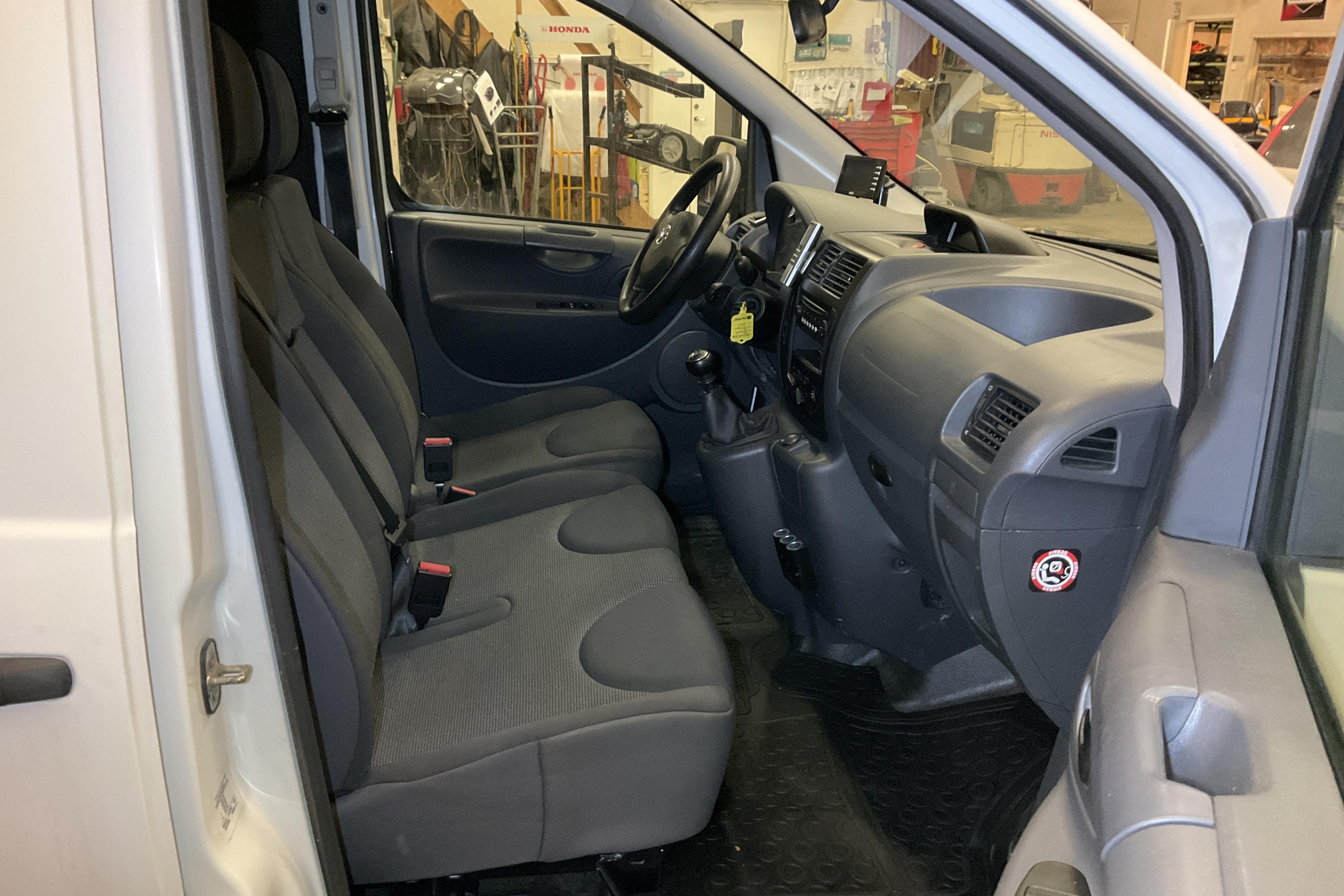 Toyota PROACE 2.0 D-4D (128hk) - 12 227 mil - Manuell - vit - 2015