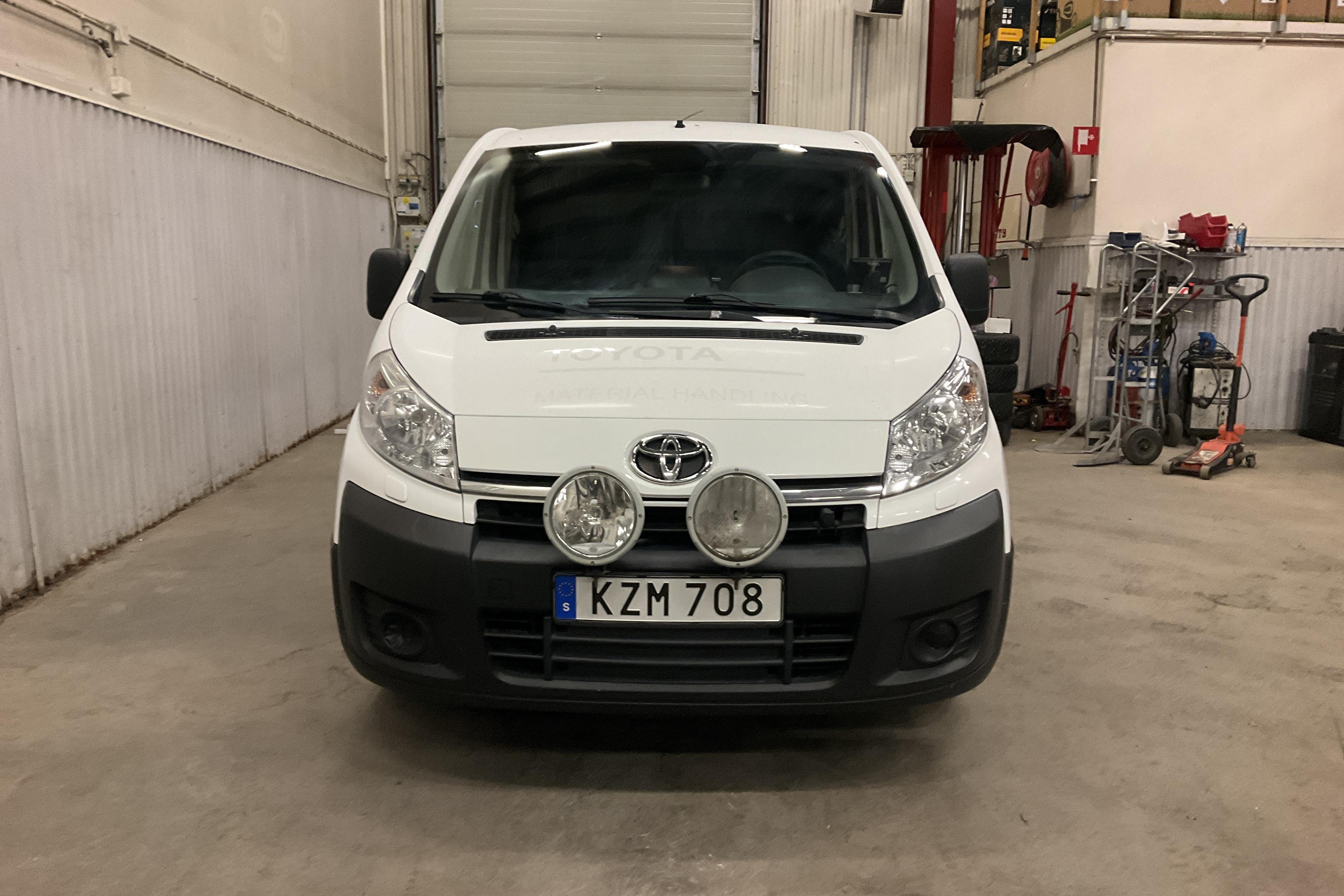 Toyota PROACE 2.0 D-4D (128hk) - 12 227 mil - Manuell - vit - 2015