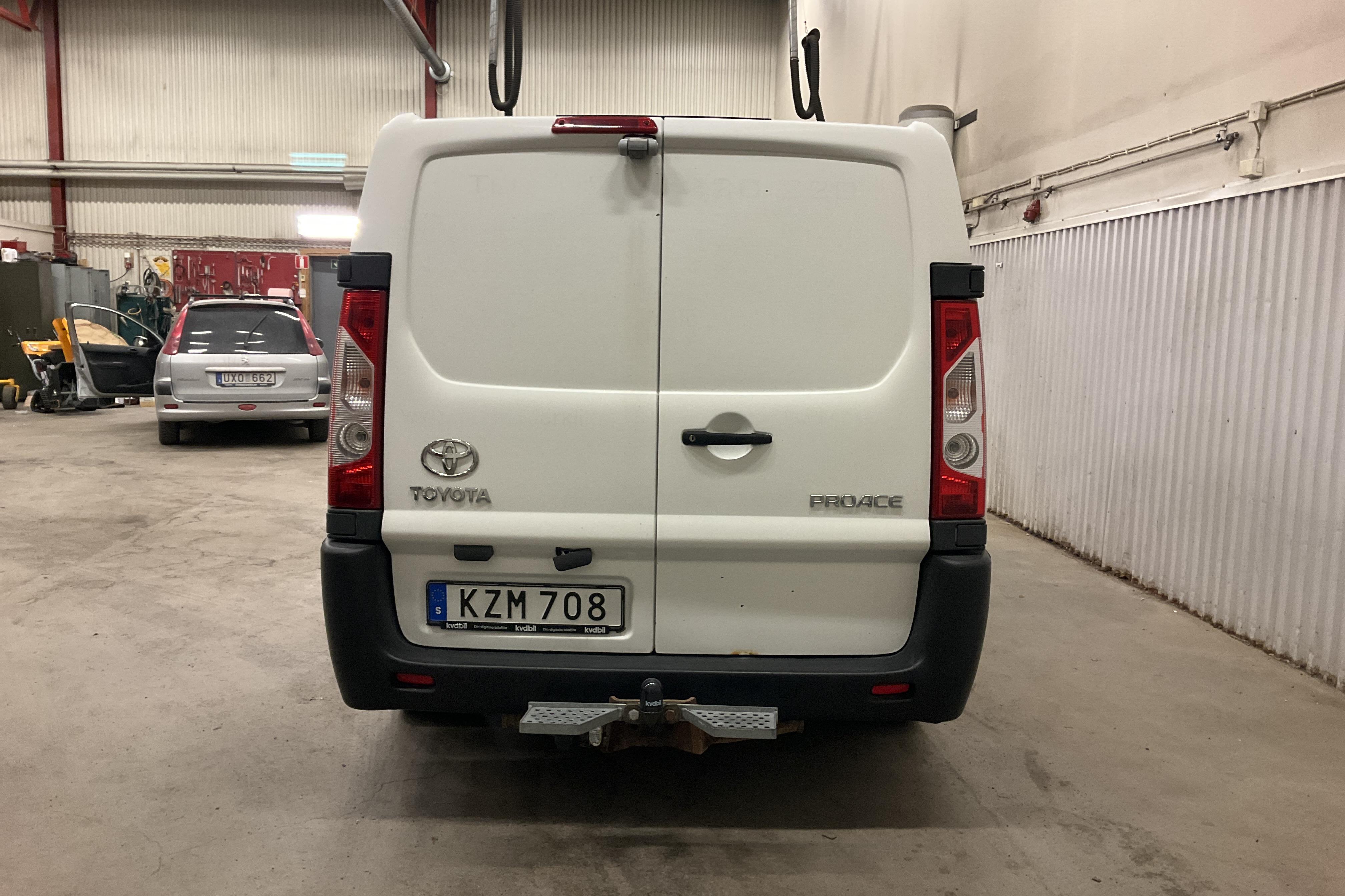 Toyota PROACE 2.0 D-4D (128hk) - 12 227 mil - Manuell - vit - 2015