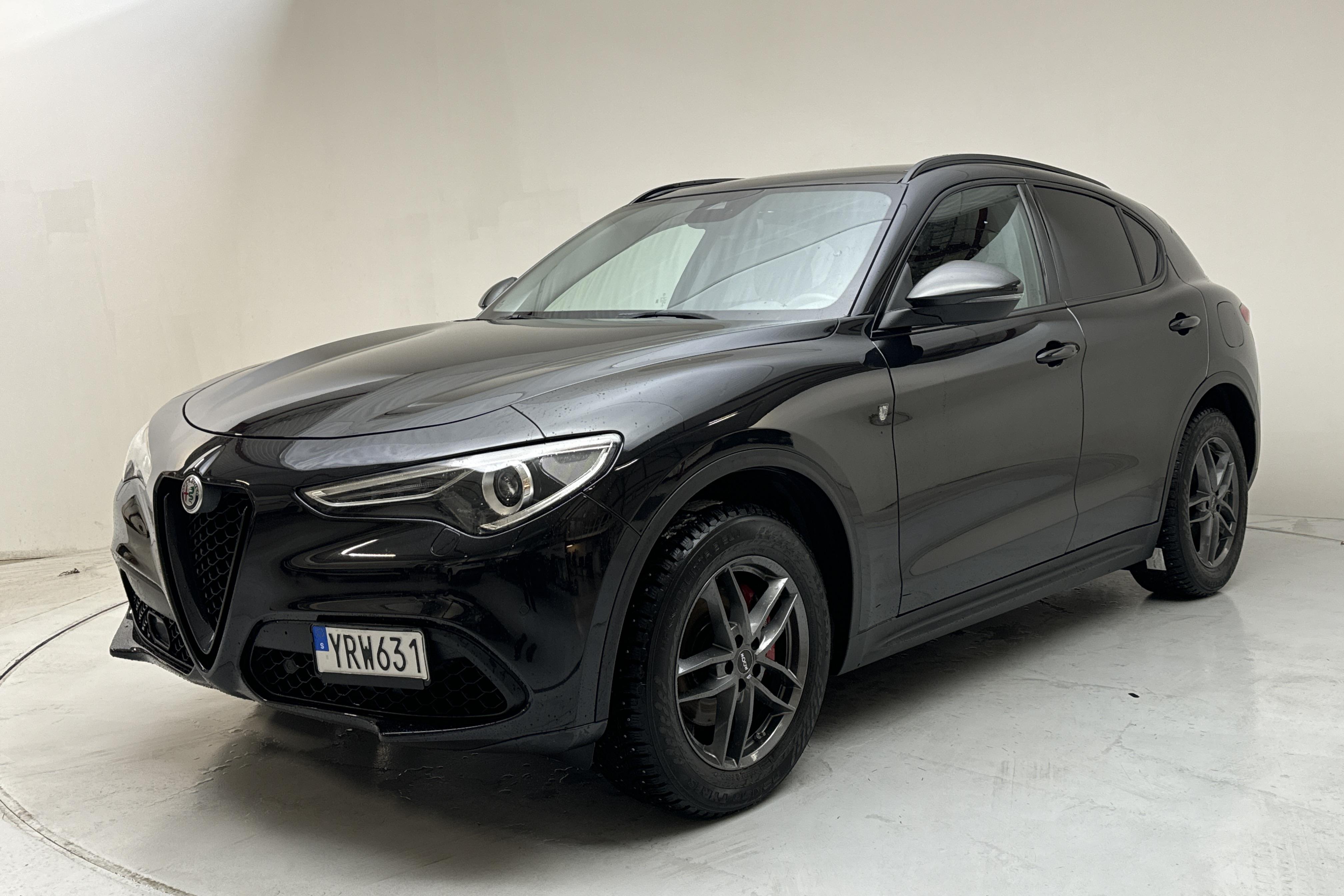 Alfa Romeo Stelvio 2.0 AWD (280hk) - 6 531 mil - Automat - svart - 2019