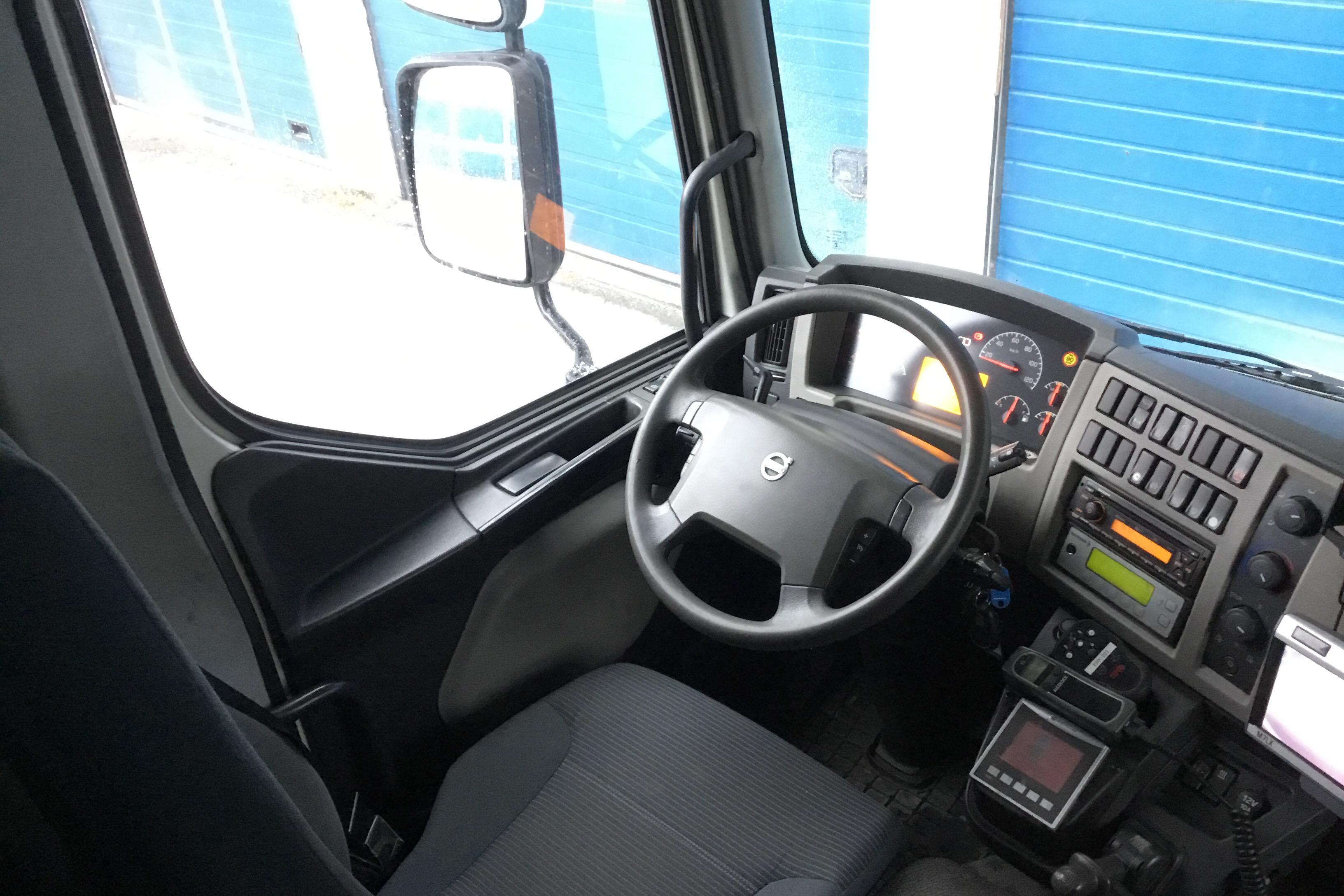 Volvo FL240 - 129 471 km - Automat - vit - 2012