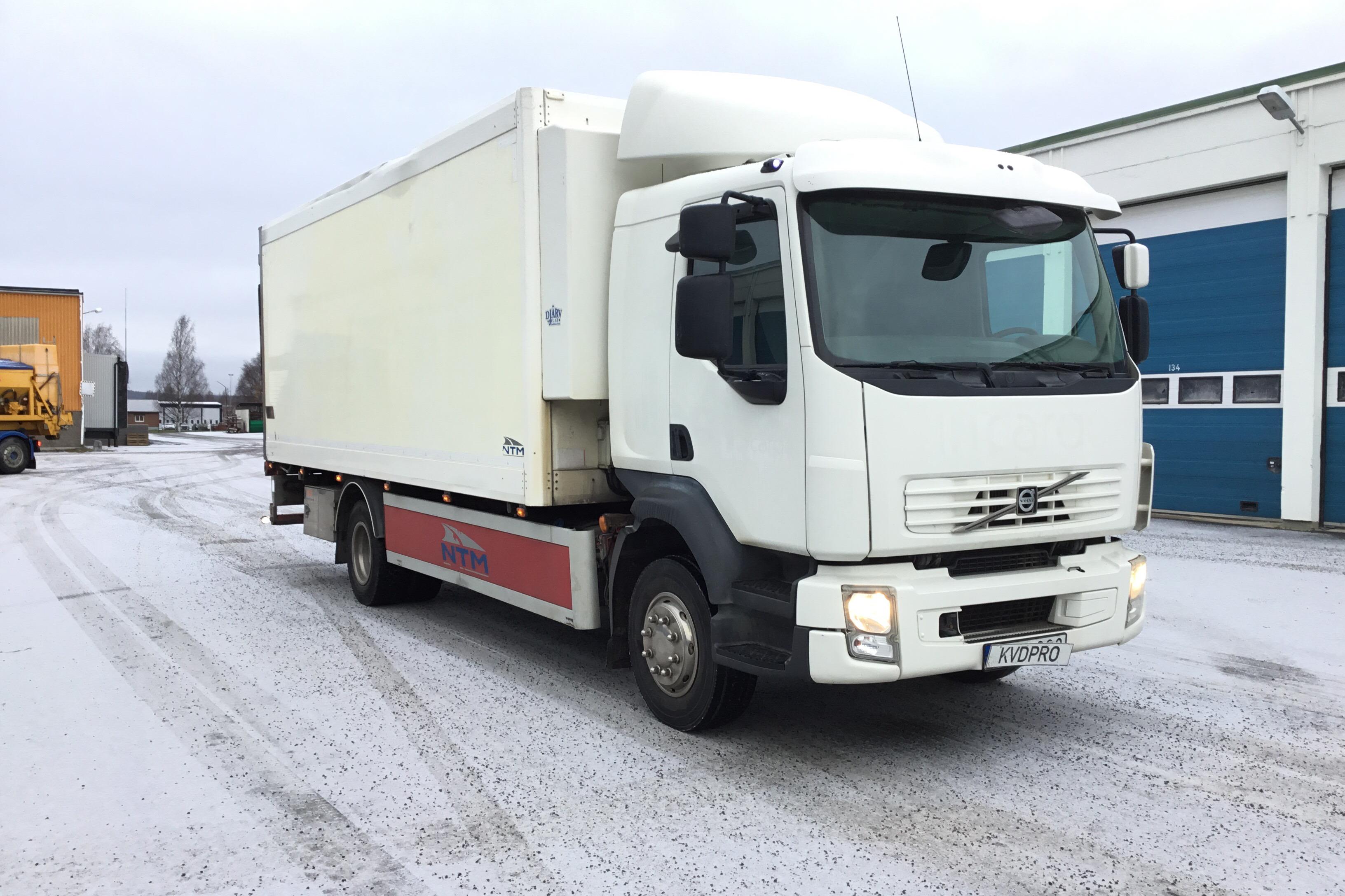 Volvo FL240 - 129 471 km - Automat - vit - 2012