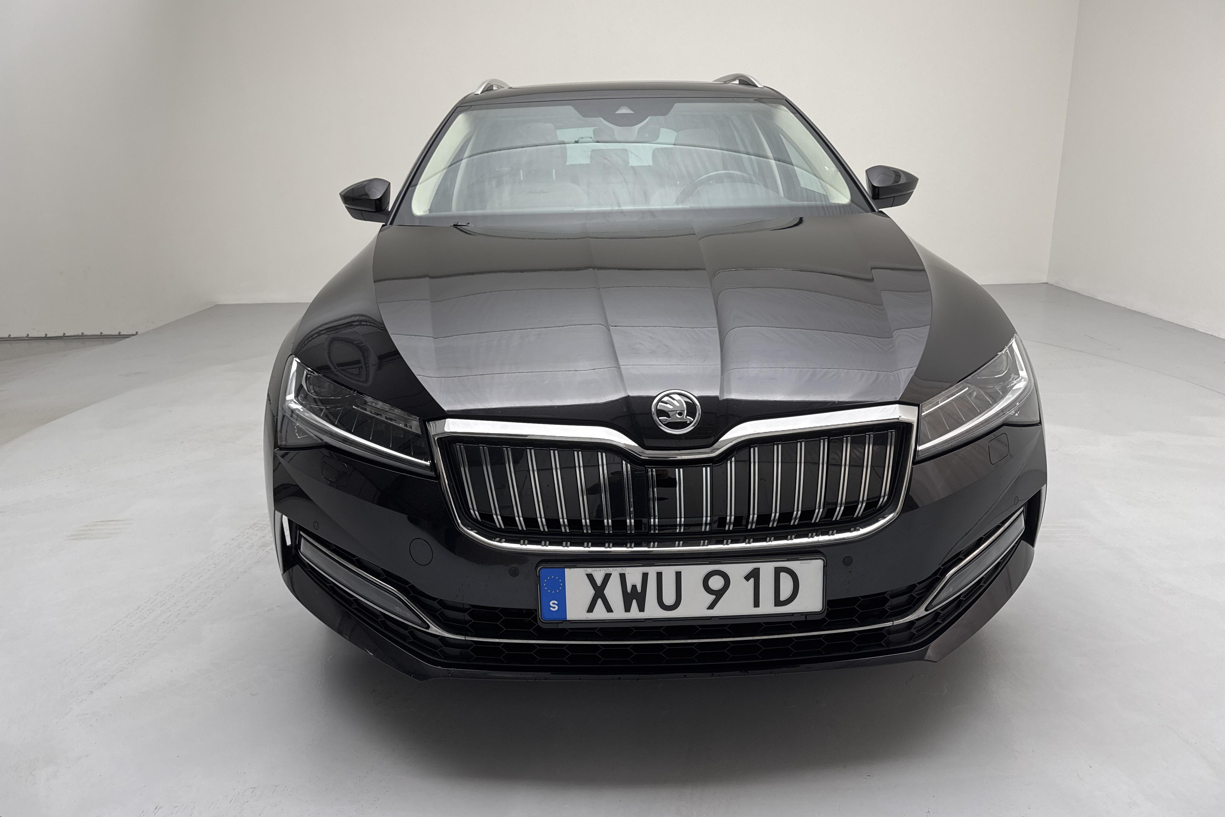 Skoda Superb 1.4 TSI PHEV Kombi (218hk) - 107 230 km - Automatic - black - 2020