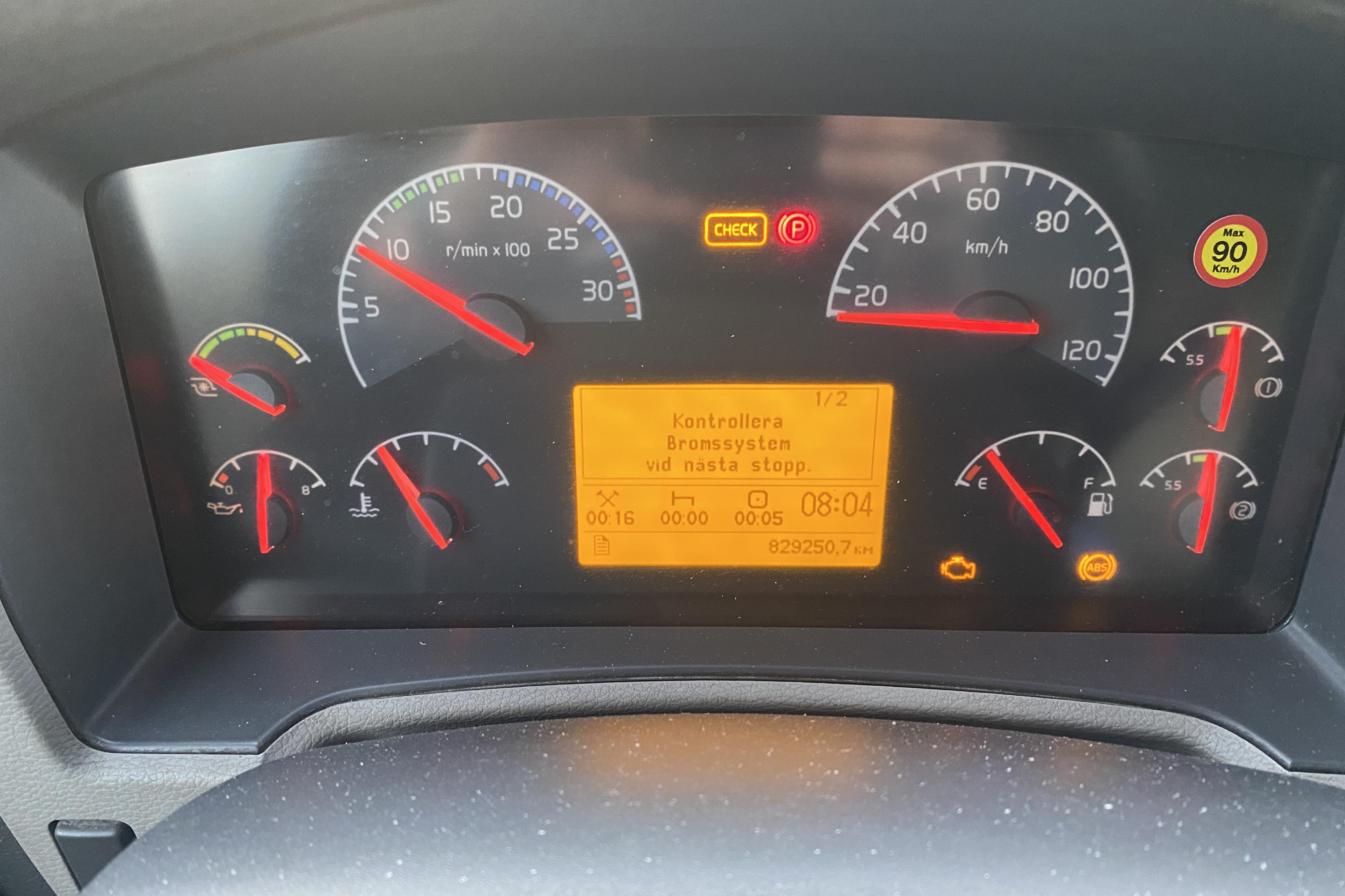 VOLVO FE280 - 829 251 km - Automat - 2007