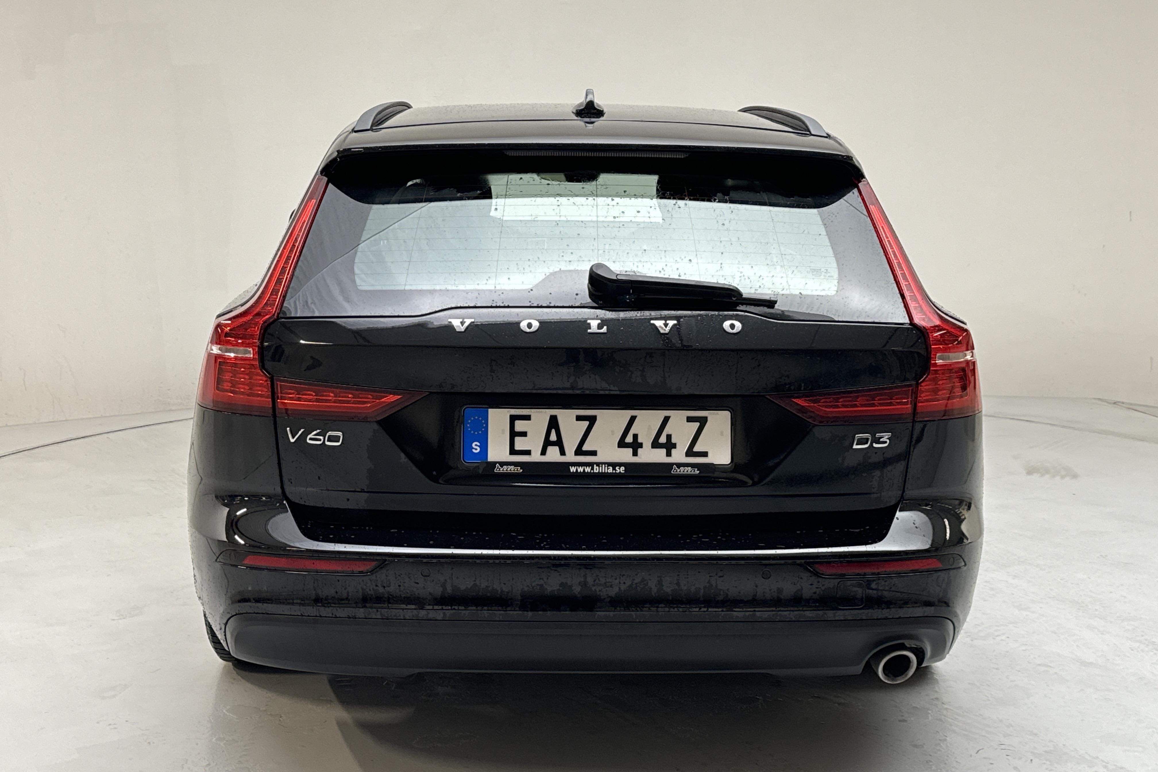 Volvo V60 D3 (150hk) - 7 601 mil - Automat - svart - 2020