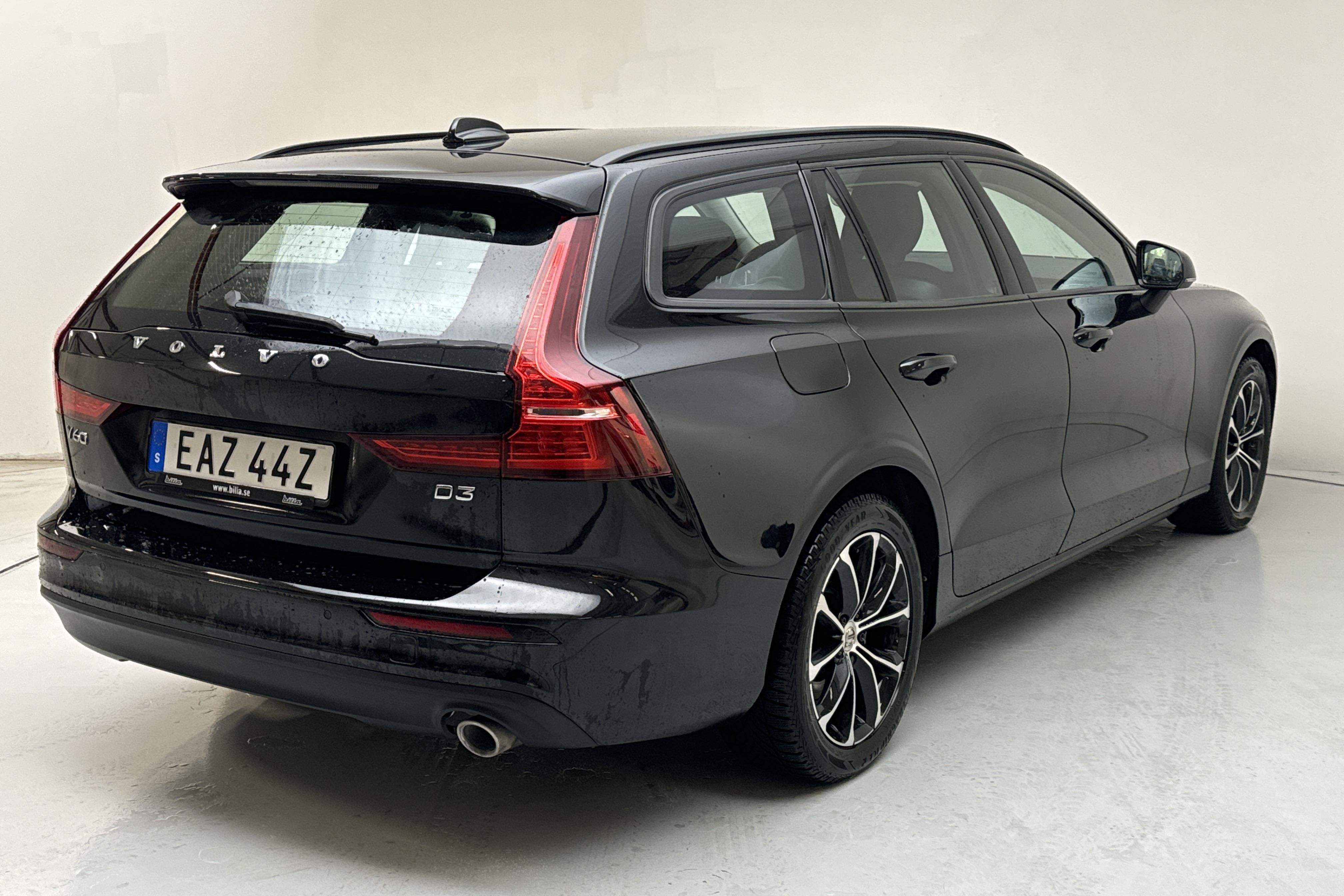 Volvo V60 D3 (150hk) - 7 601 mil - Automat - svart - 2020