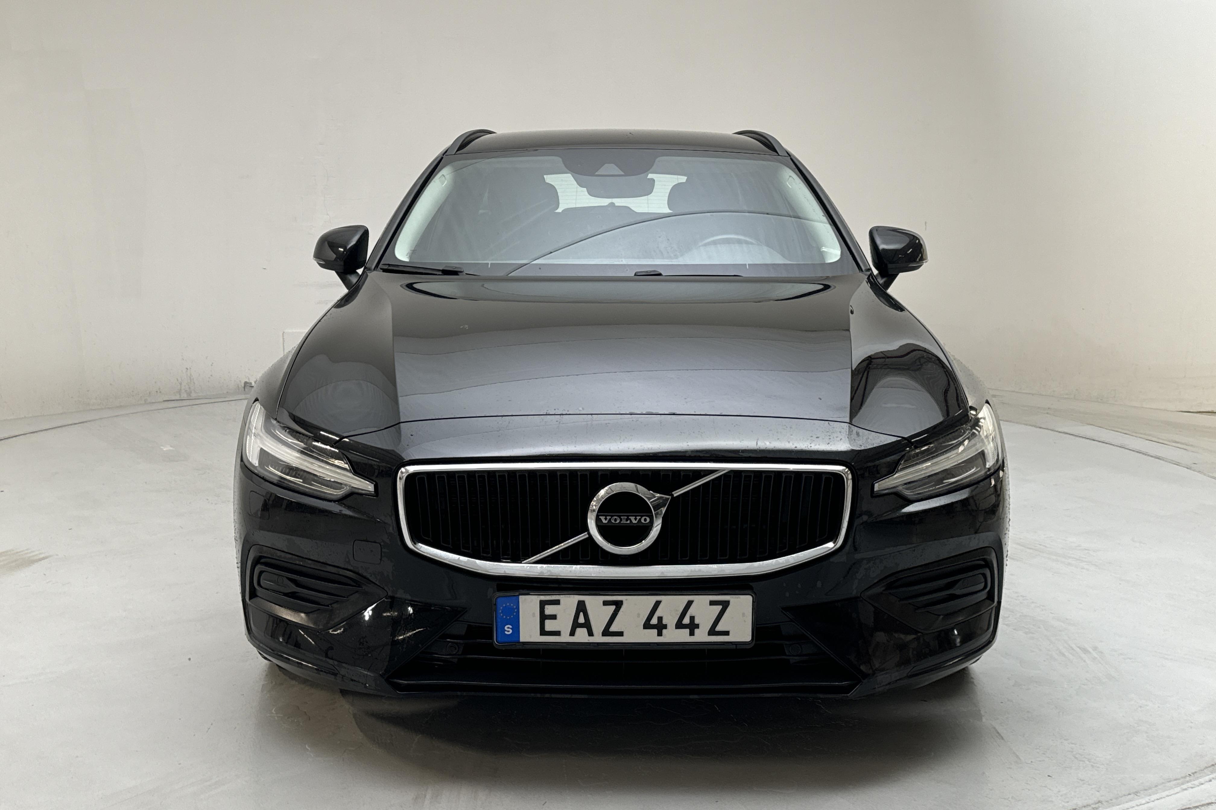 Volvo V60 D3 (150hk) - 7 601 mil - Automat - svart - 2020